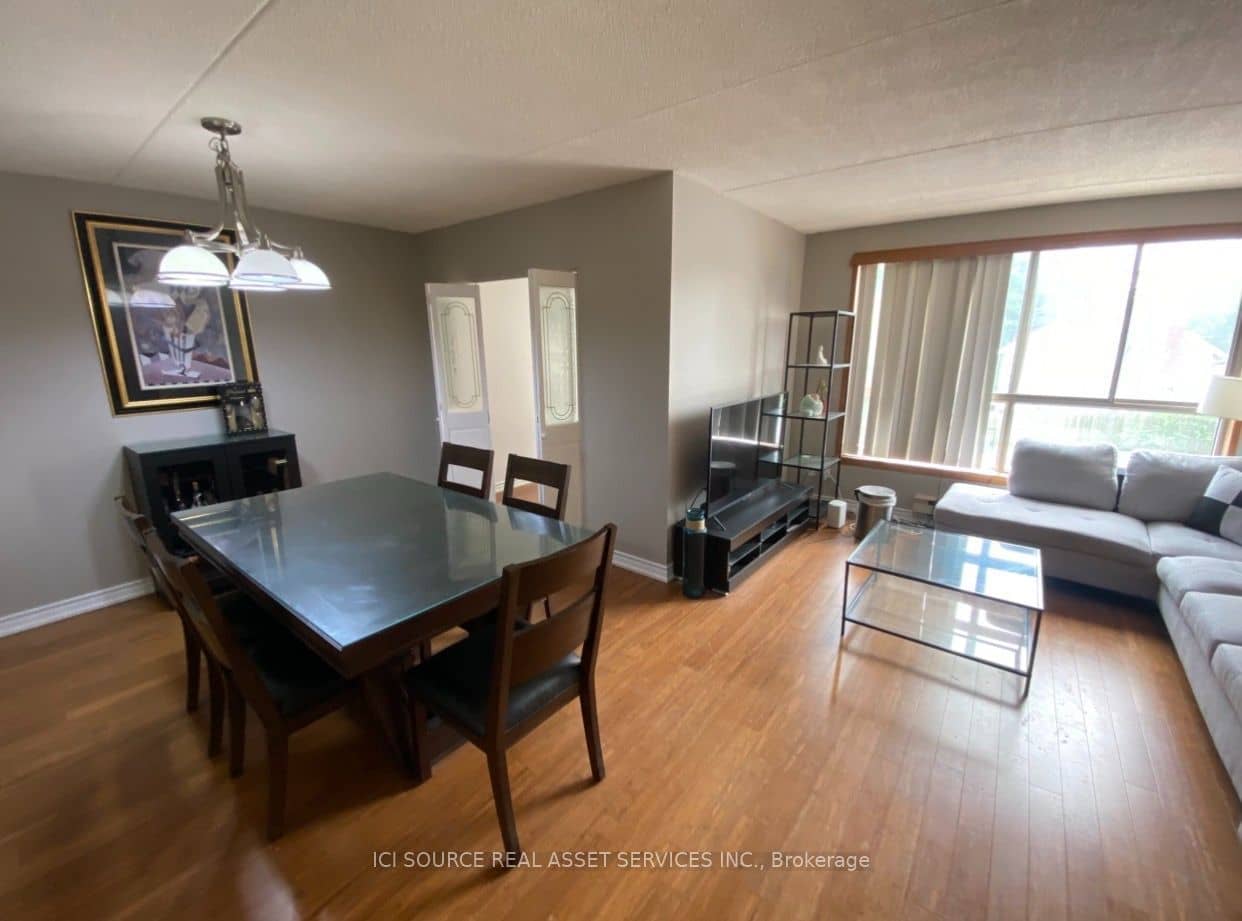 249 Major Mackenzie Drive E 204, Richmond Hill, ON L4C 9M8
