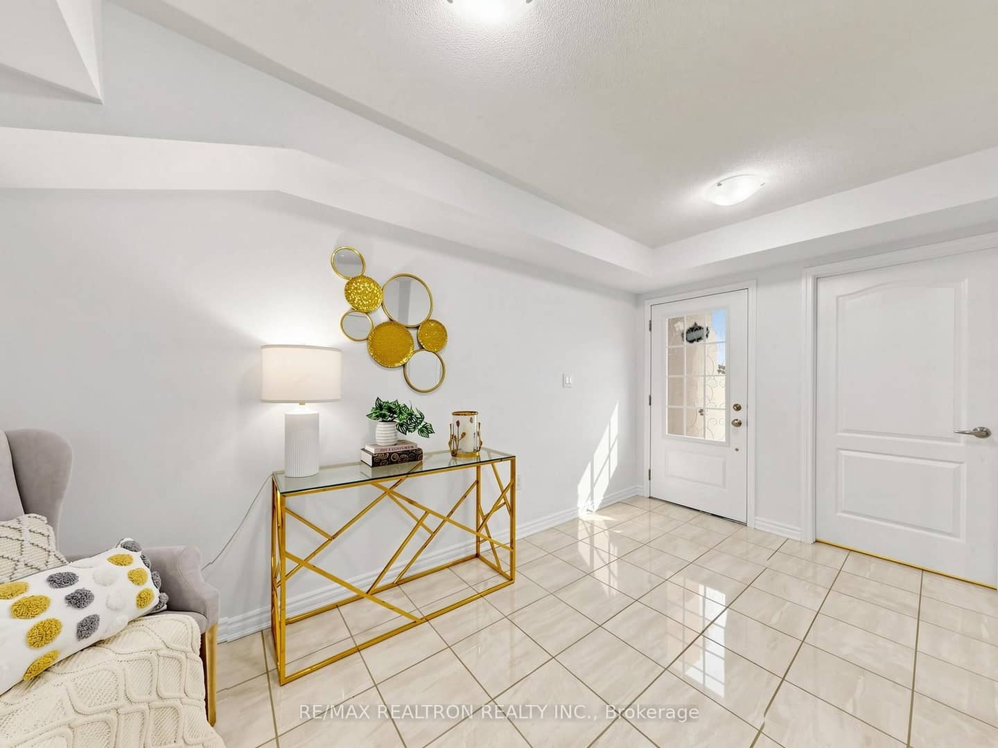 1072 Clipper Lane, Pickering, ON L1X 0E8