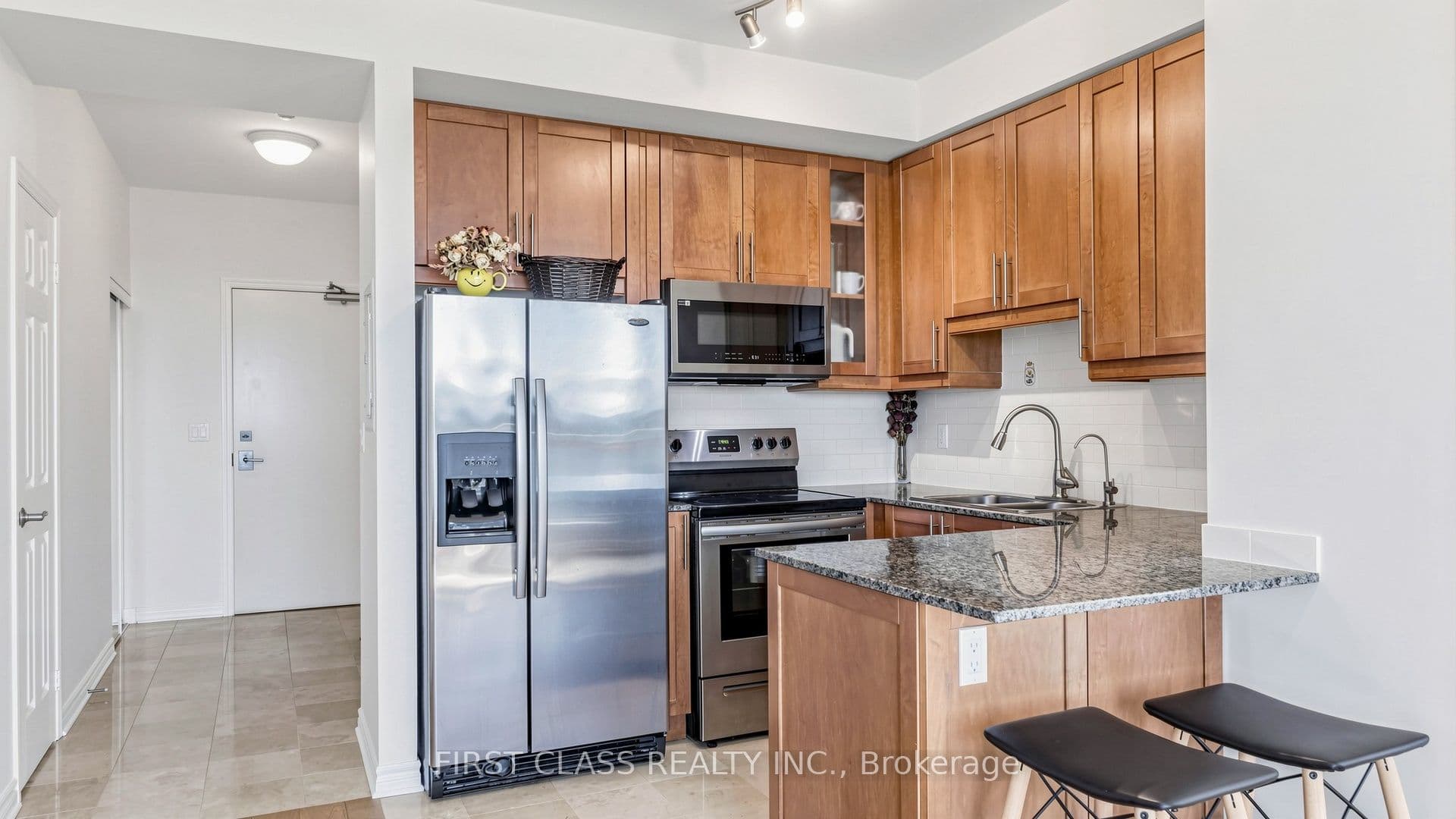 18 Holmes Avenue 612, Toronto, ON M2N 0E1