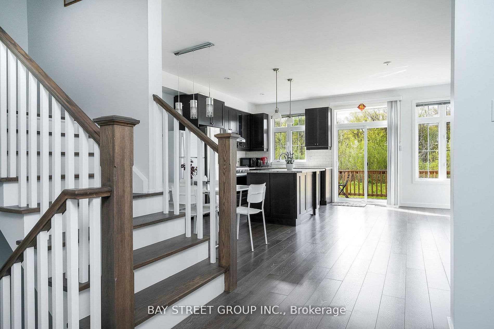 142 yellow birch Crescent, Blue Mountains, ON L9Y 0R4