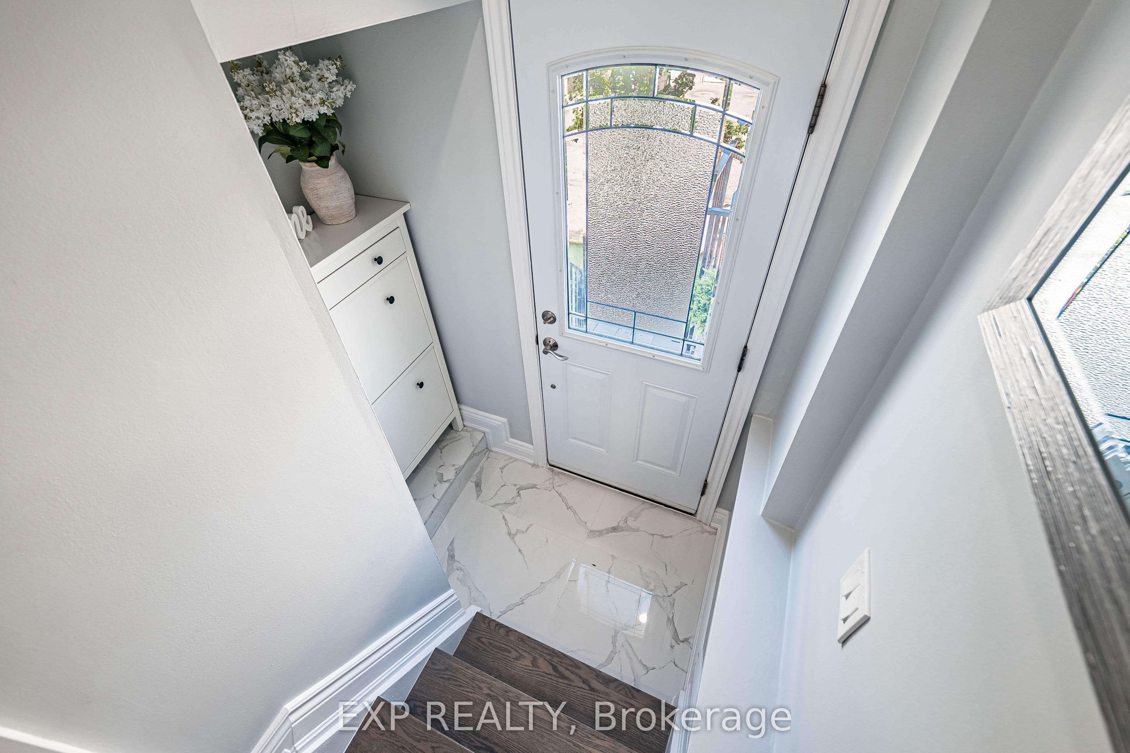 400 Mississauga Valley Boulevard 38, Mississauga, ON L5A 3N6