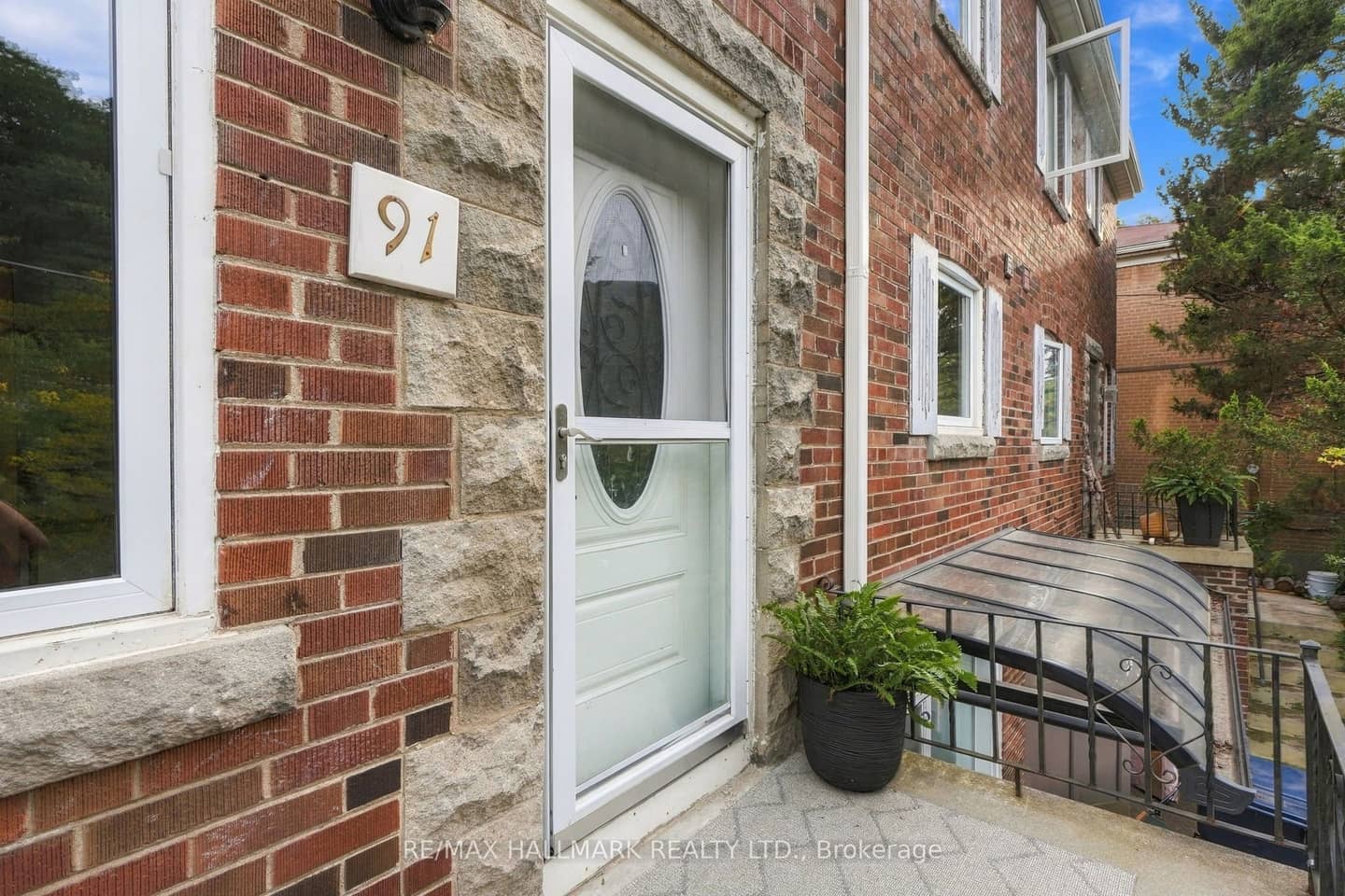 91 Glen Davis Crescent, Toronto, ON M4E 1X7