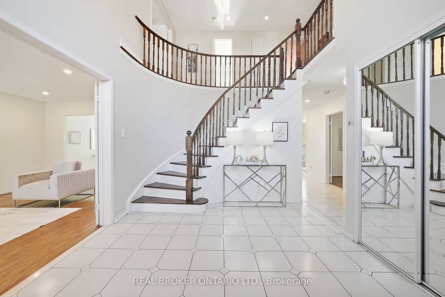 61 Bluenose Crescent, Toronto, ON M1C 4S2