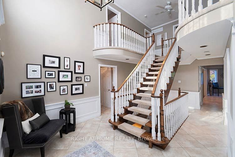 143 Carlyle Crescent, Aurora, ON L4G 6P8