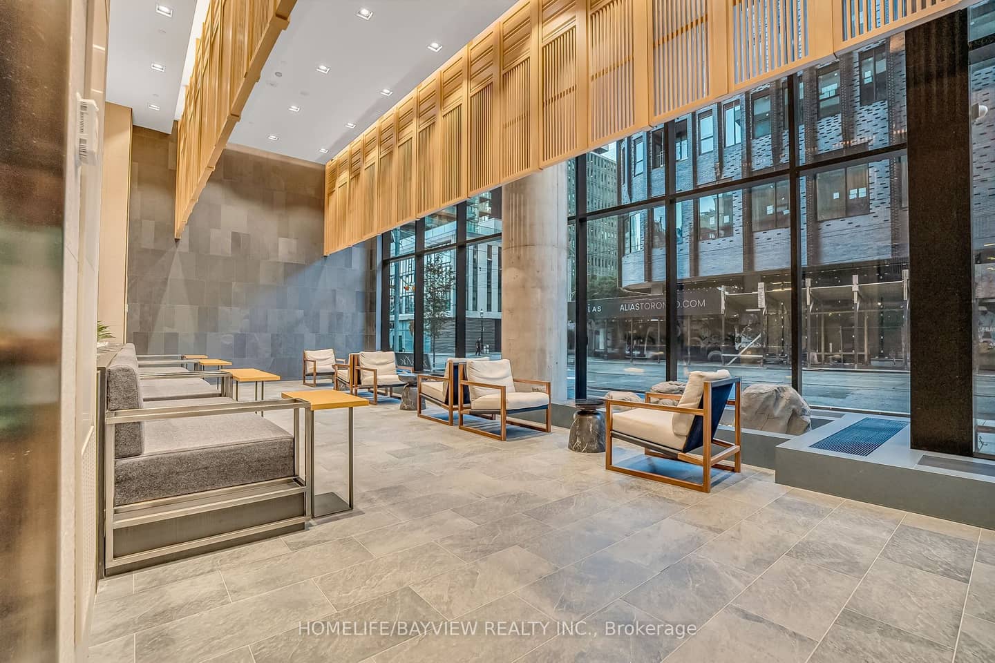 89 Church Street 2807, Toronto, ON M5C 0B7