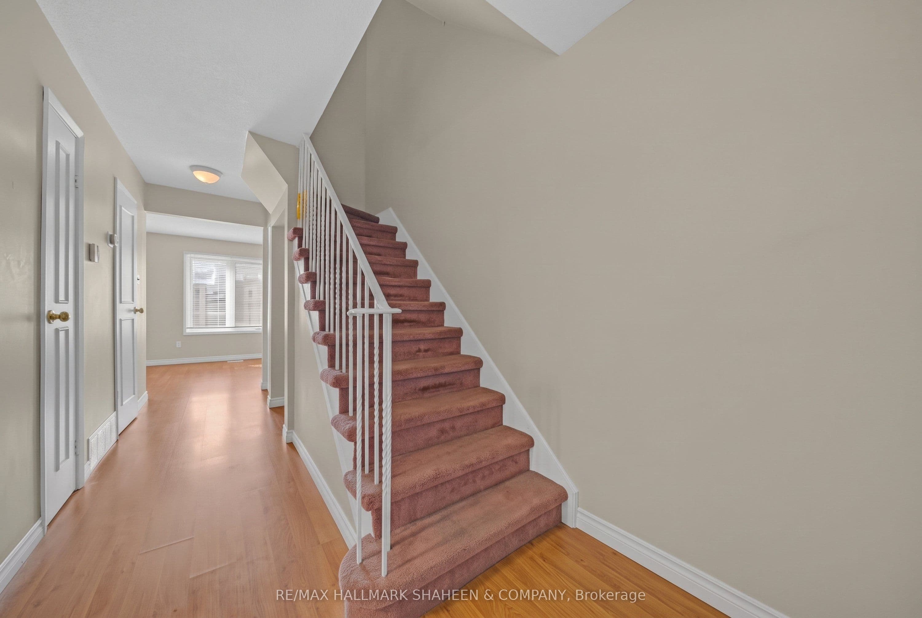 2238 Upper Middle Road 4, Burlington, ON L7P 2Z9