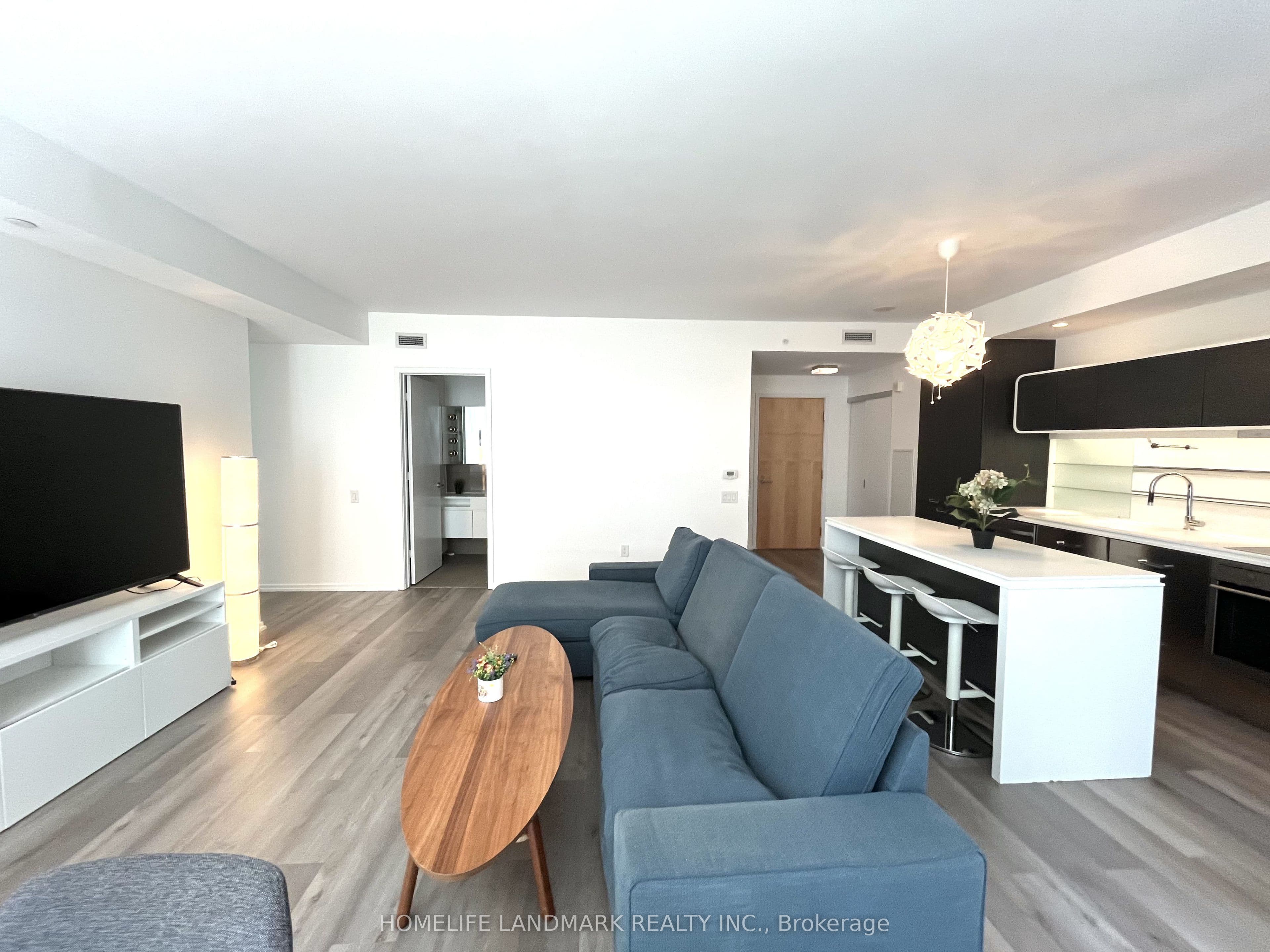 45 Charles Street E 311, Toronto, ON M4Y 1S2