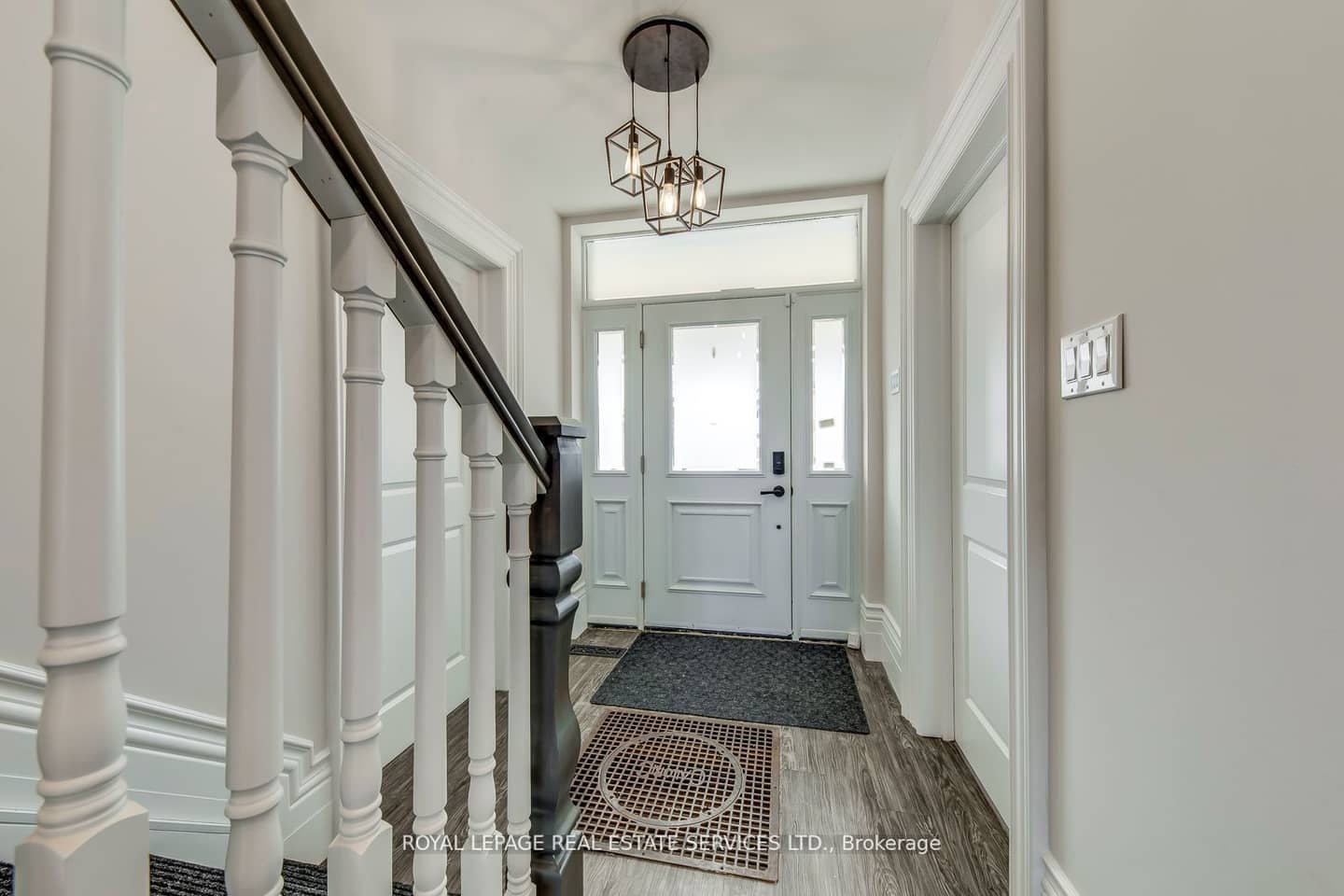 317 Queen Street S, Mississauga, ON L5M 1M3