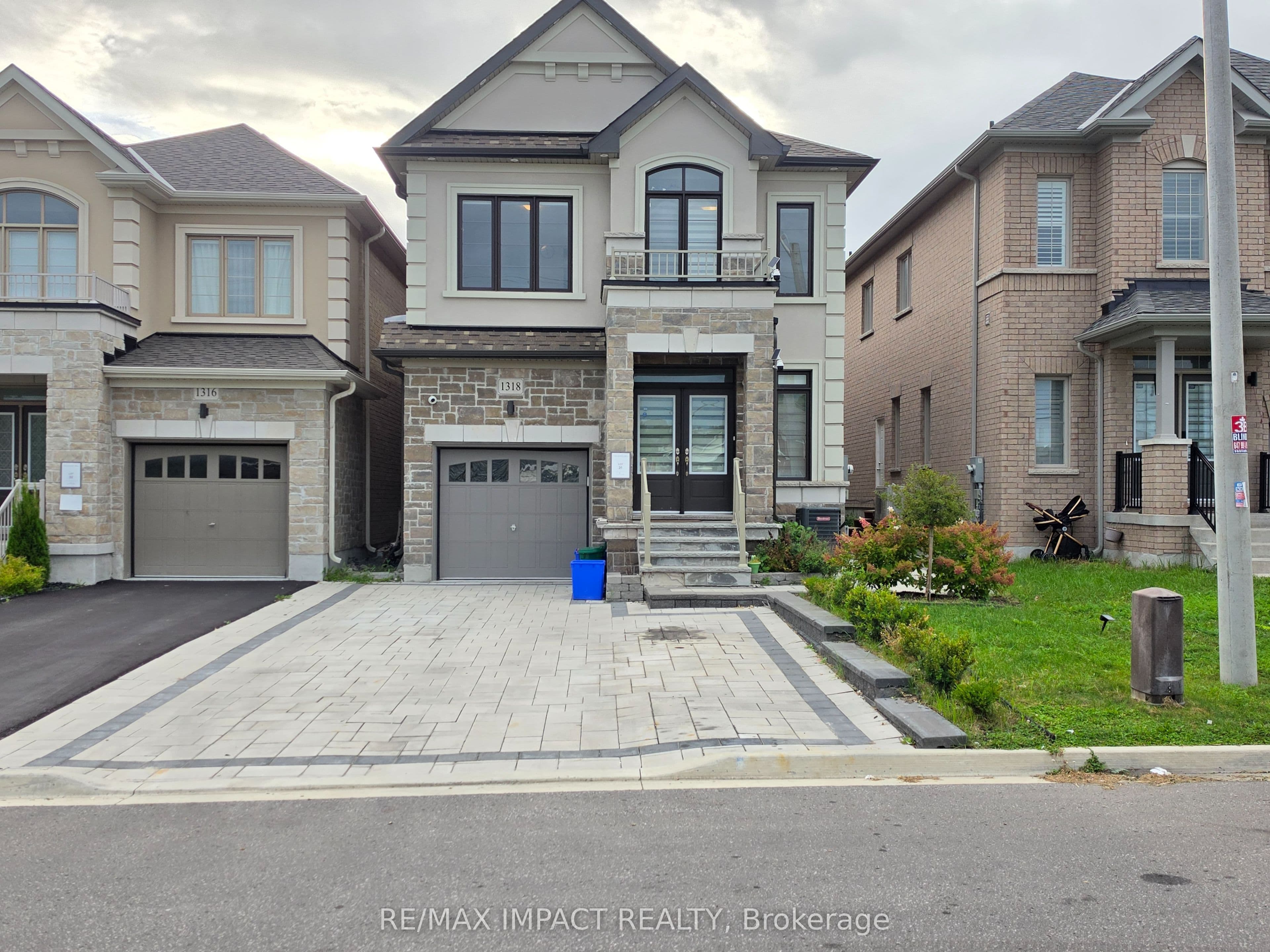 1318 Apollo Street, Oshawa, ON L1K 3E6