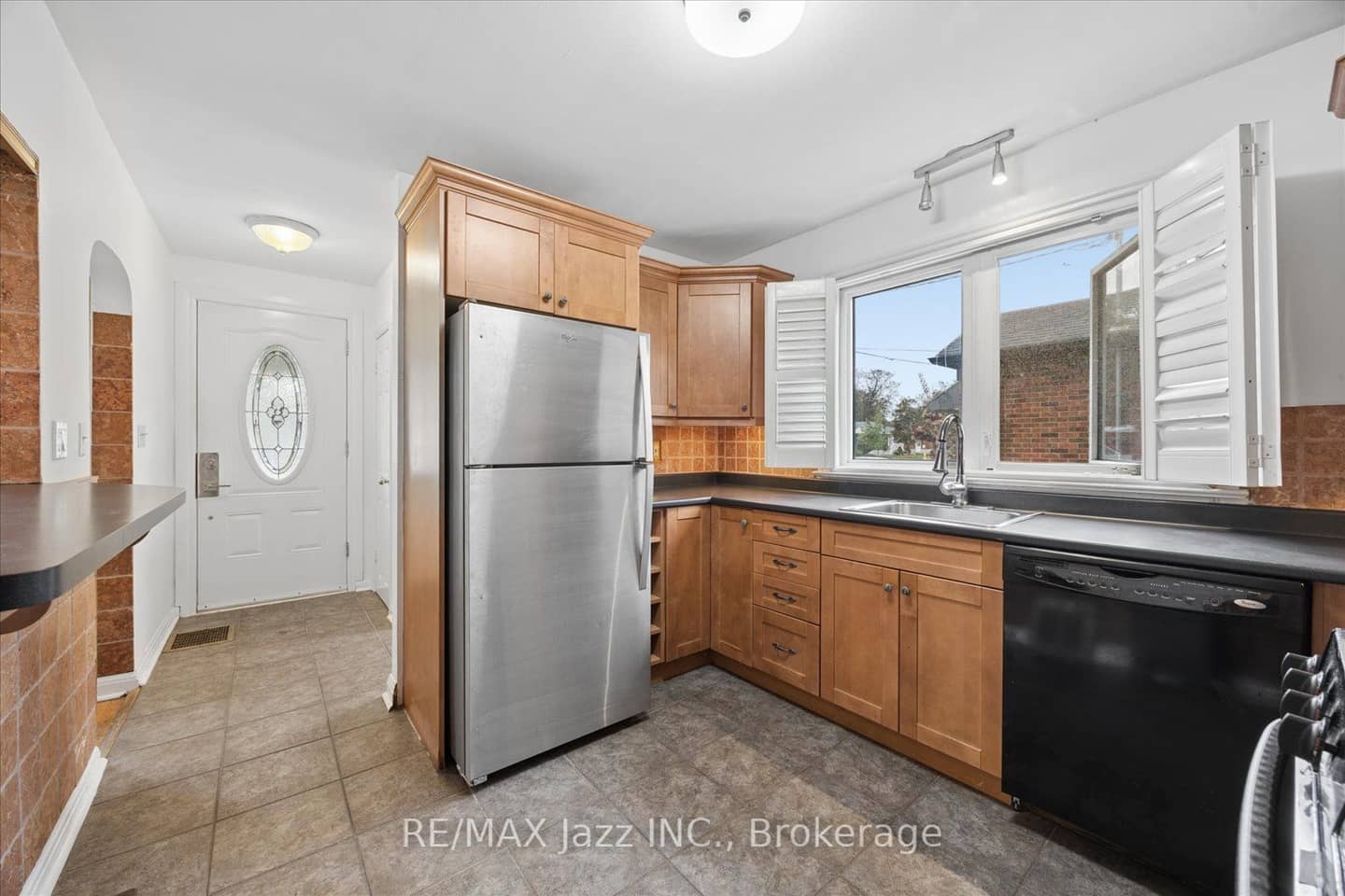 315 Cadillac Avenue S, Oshawa, ON L1H 5Z9