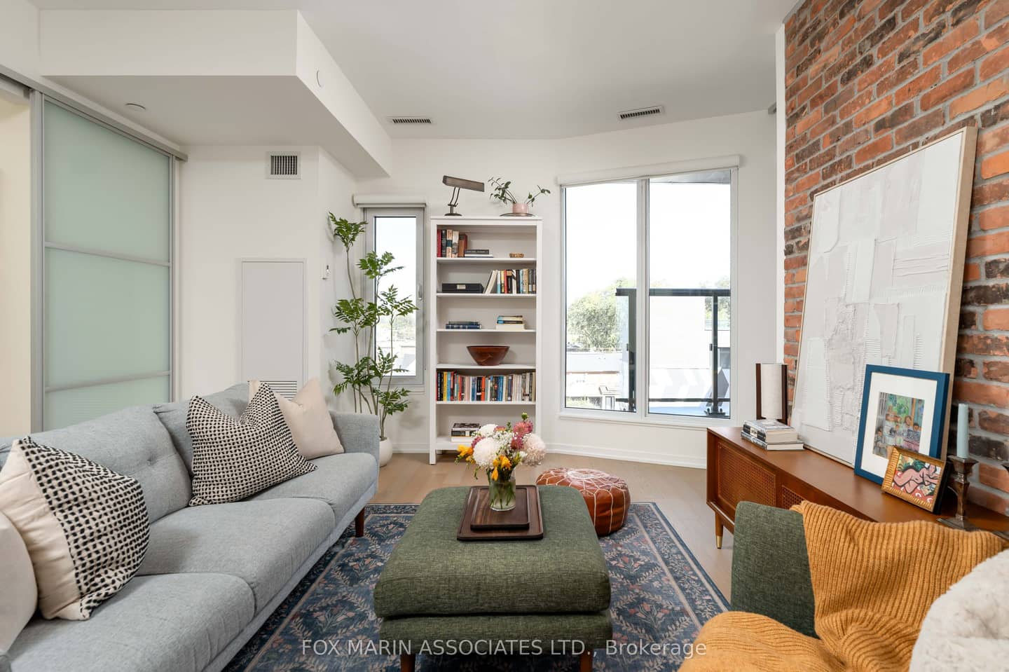 138 St Helens Avenue 512, Toronto, ON M6H 0B8