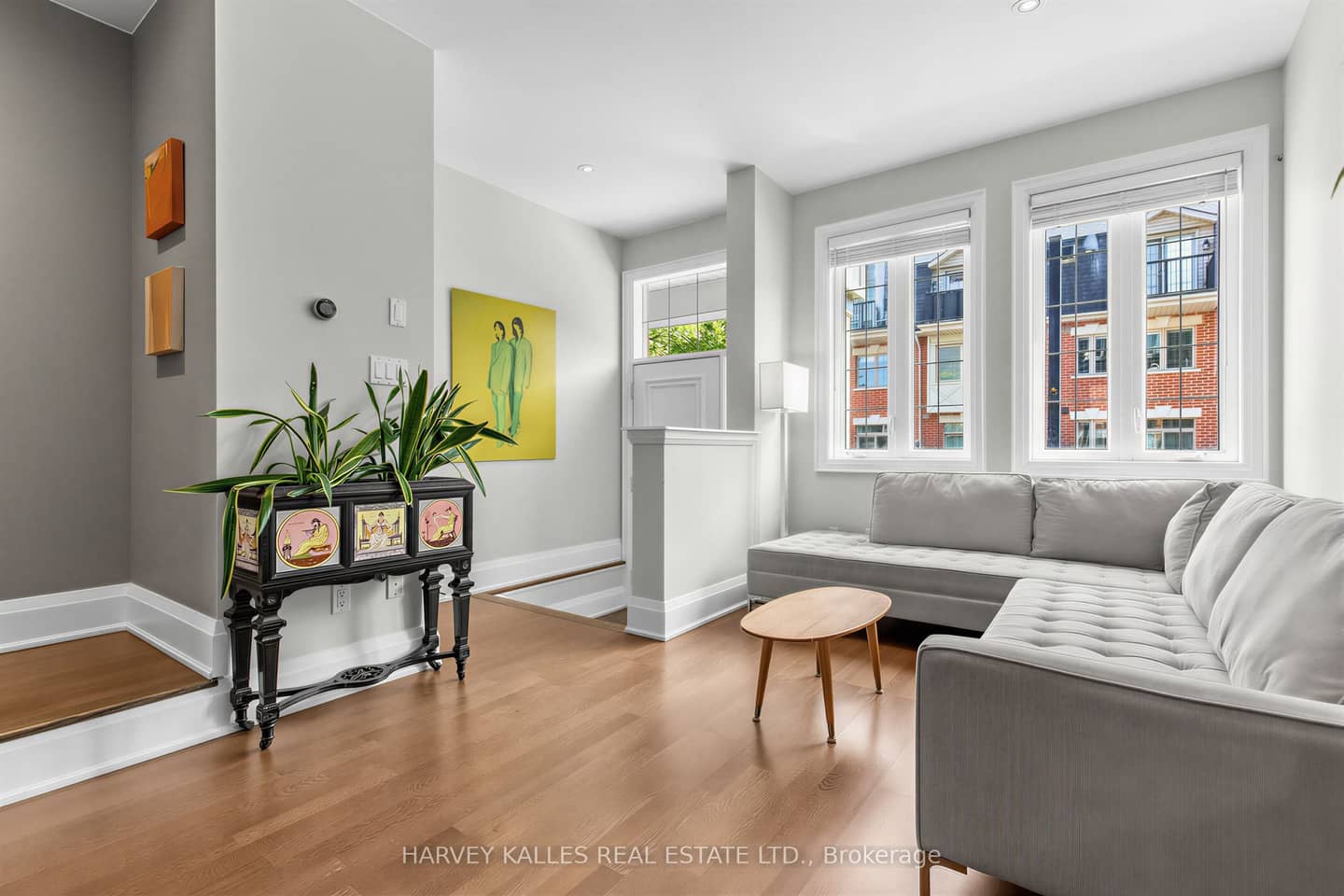18 Sargent Lane, Toronto, ON M4E 3T9