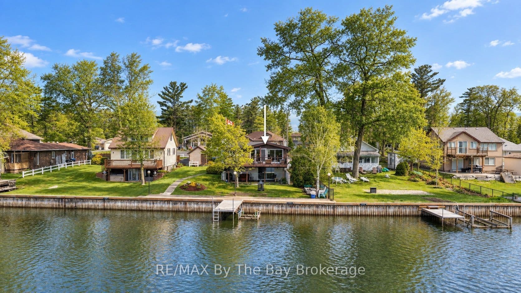39 Old Mosley Street, Wasaga Beach, ON L9Z 2J8