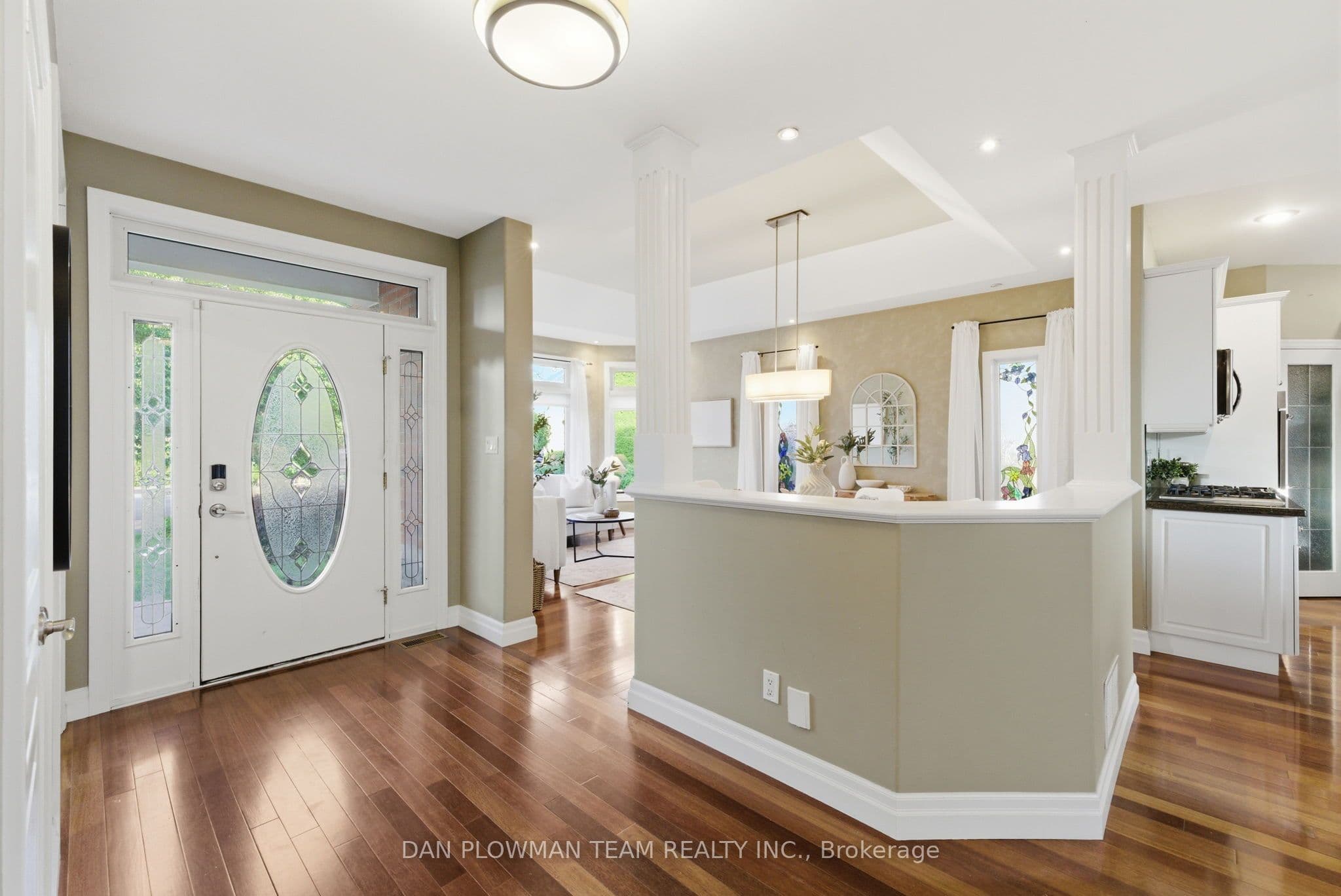 17 Burgundy Court, Whitby, ON L1R 3H7