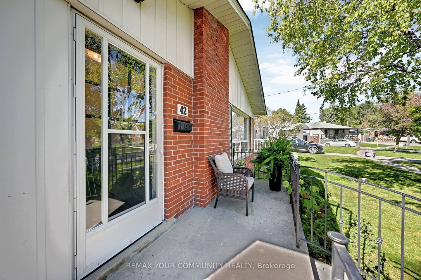 42 Beacon Road, Toronto, ON M1P 1G7