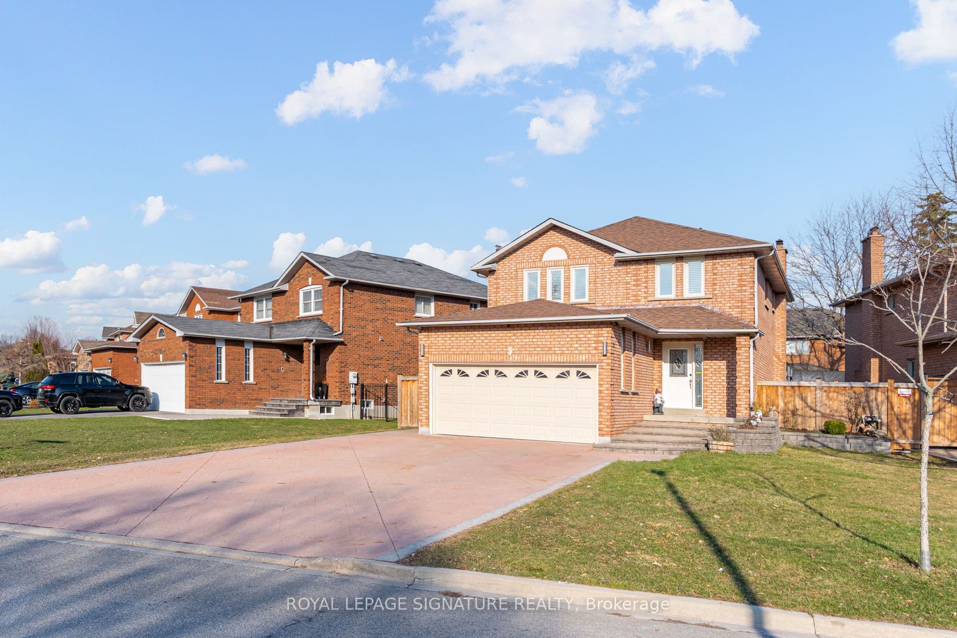 5 Longhouse Street, Vaughan, ON L4L 4Z3