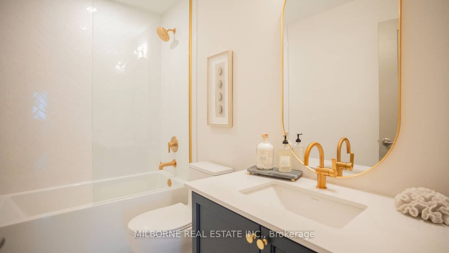 8 Arthur Plaxton Way, Markham, ON L6E 2E5