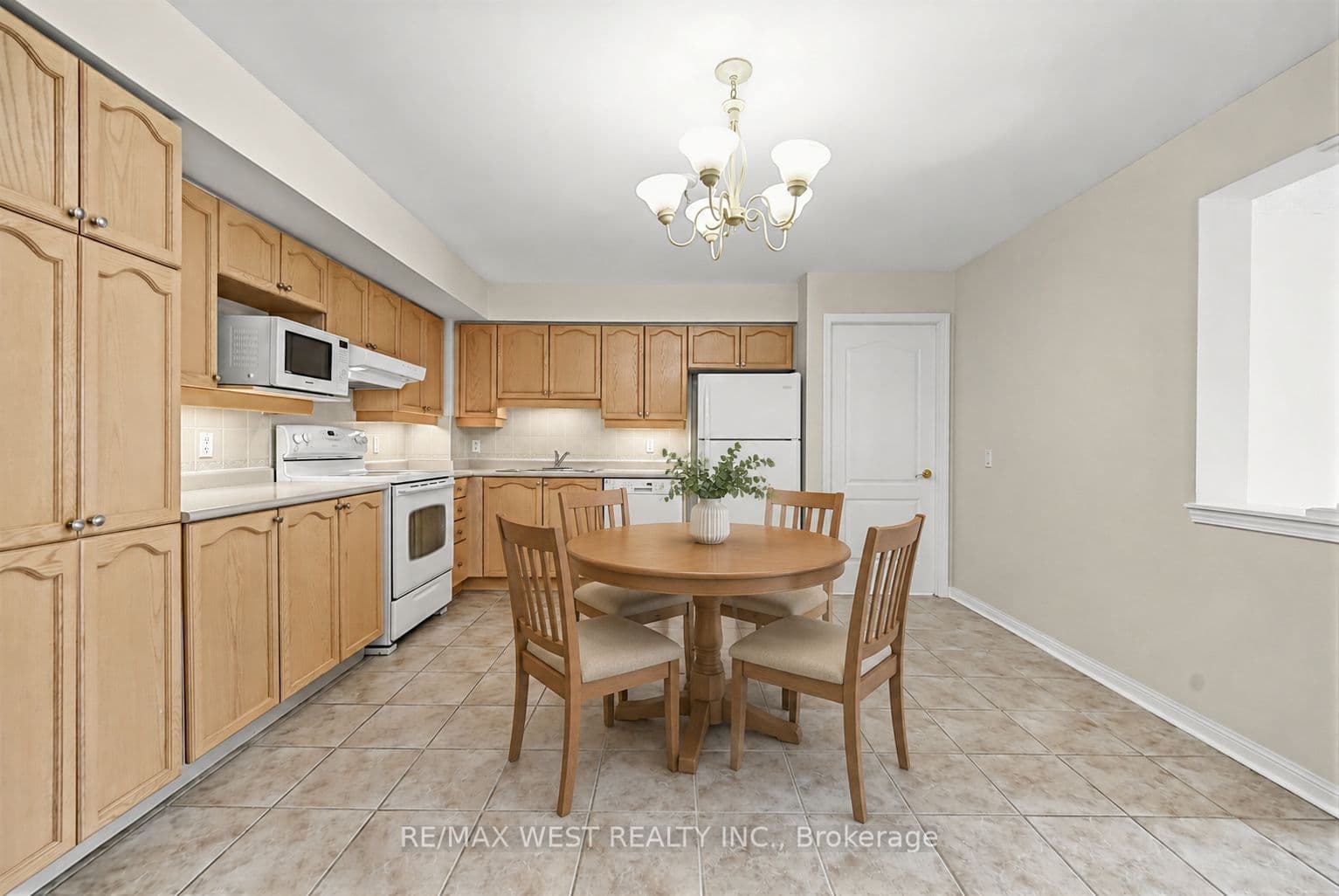2506 Rutherford Road 414, Vaughan, ON L4K 5N4