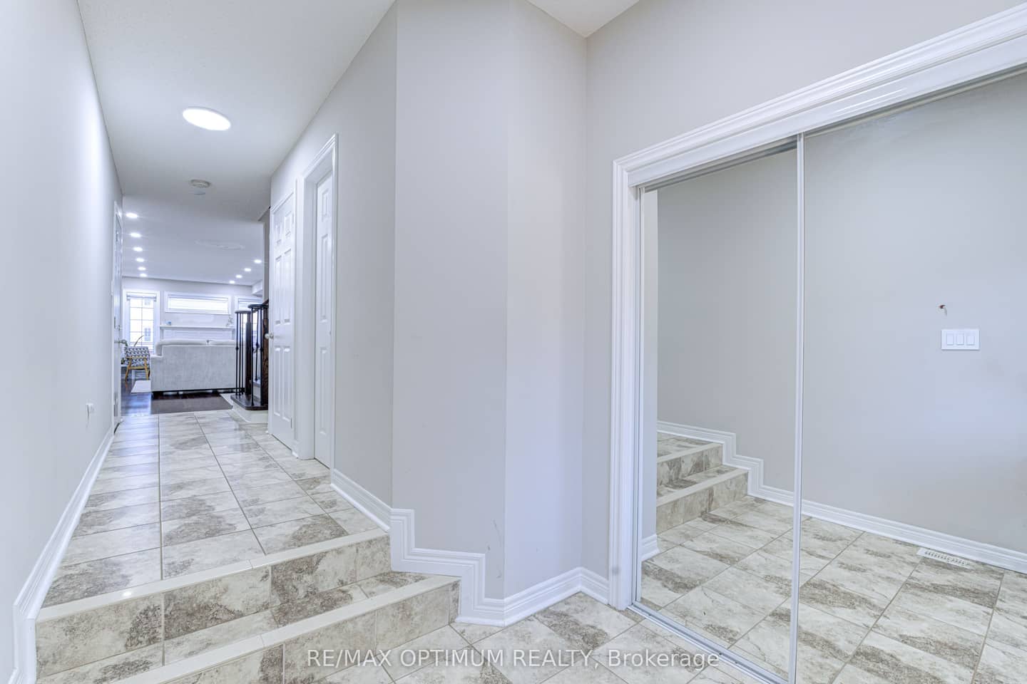 31 Keywood Street, Ajax, ON L1Z 2E5