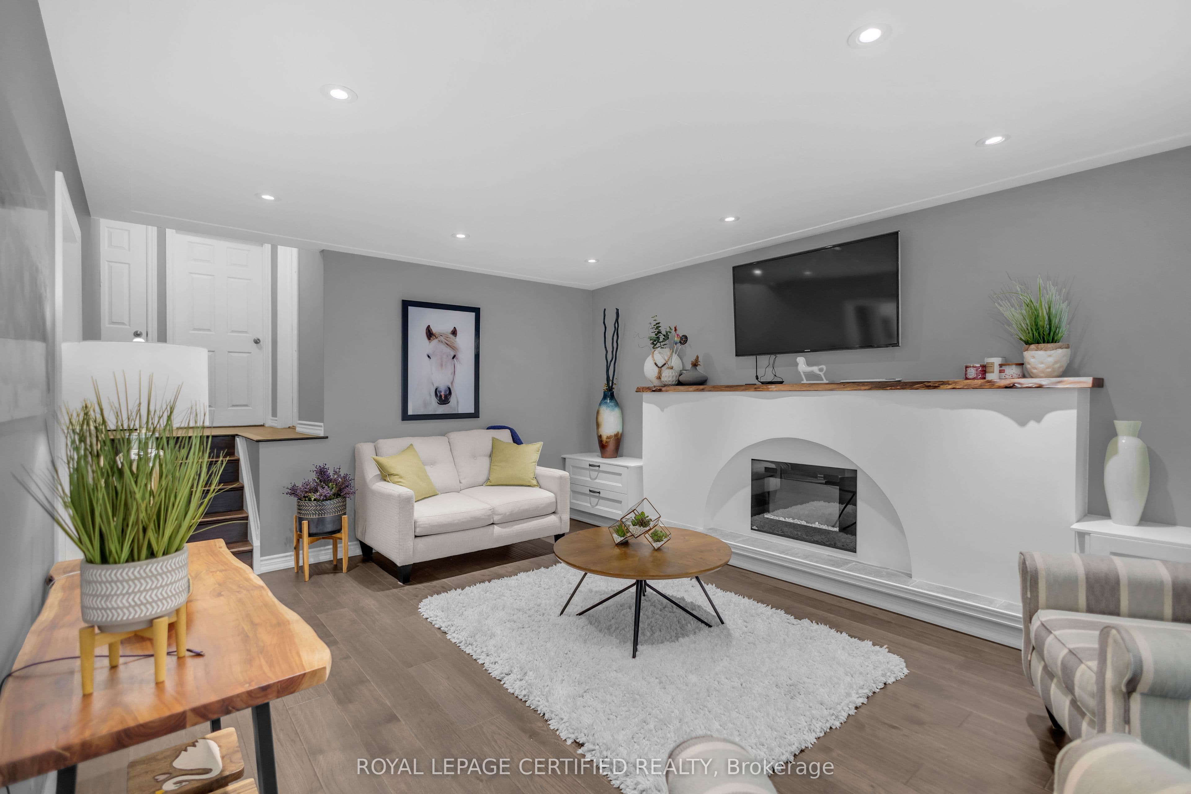 24 Northgate Drive, Hamilton, ON L8T 2Y7
