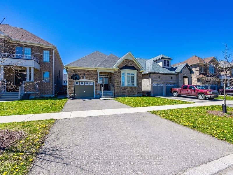 64 Pedwell Street, Clarington, ON L1B 0E1