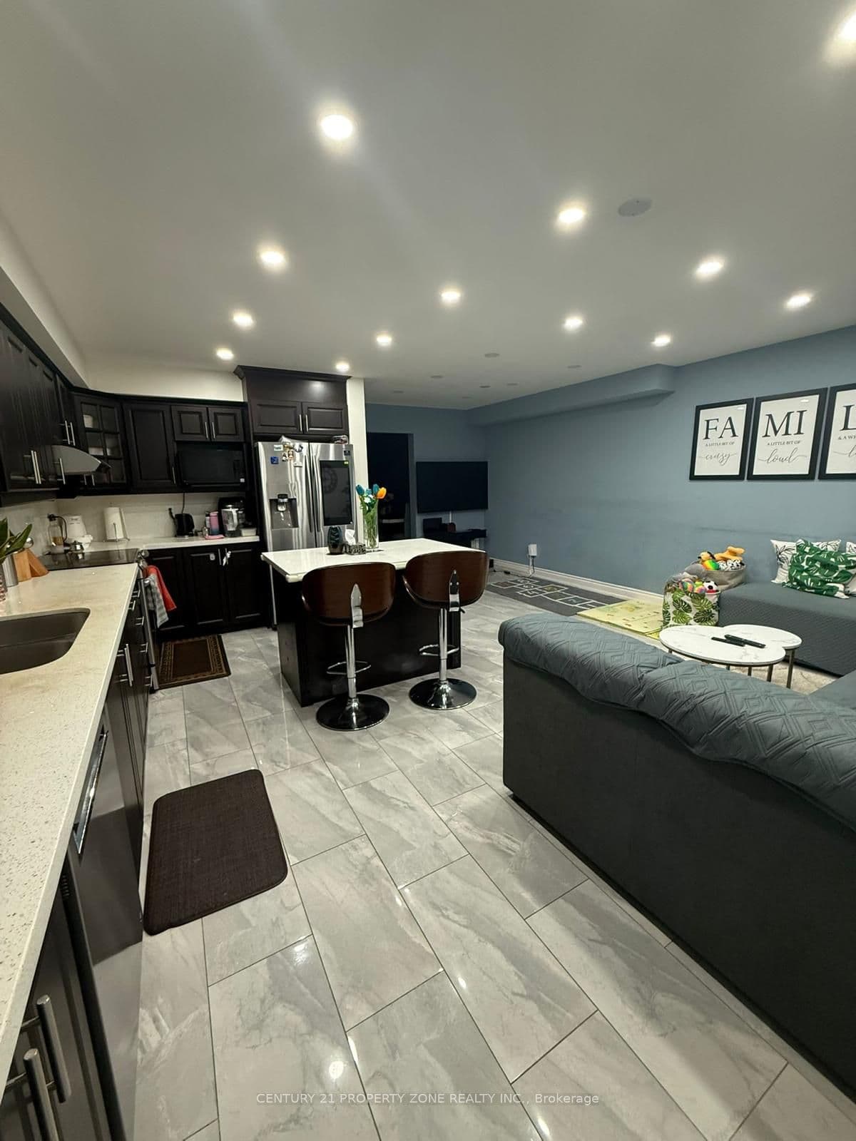 321 Aspendale Crescent, Mississauga, ON L5W 0E7
