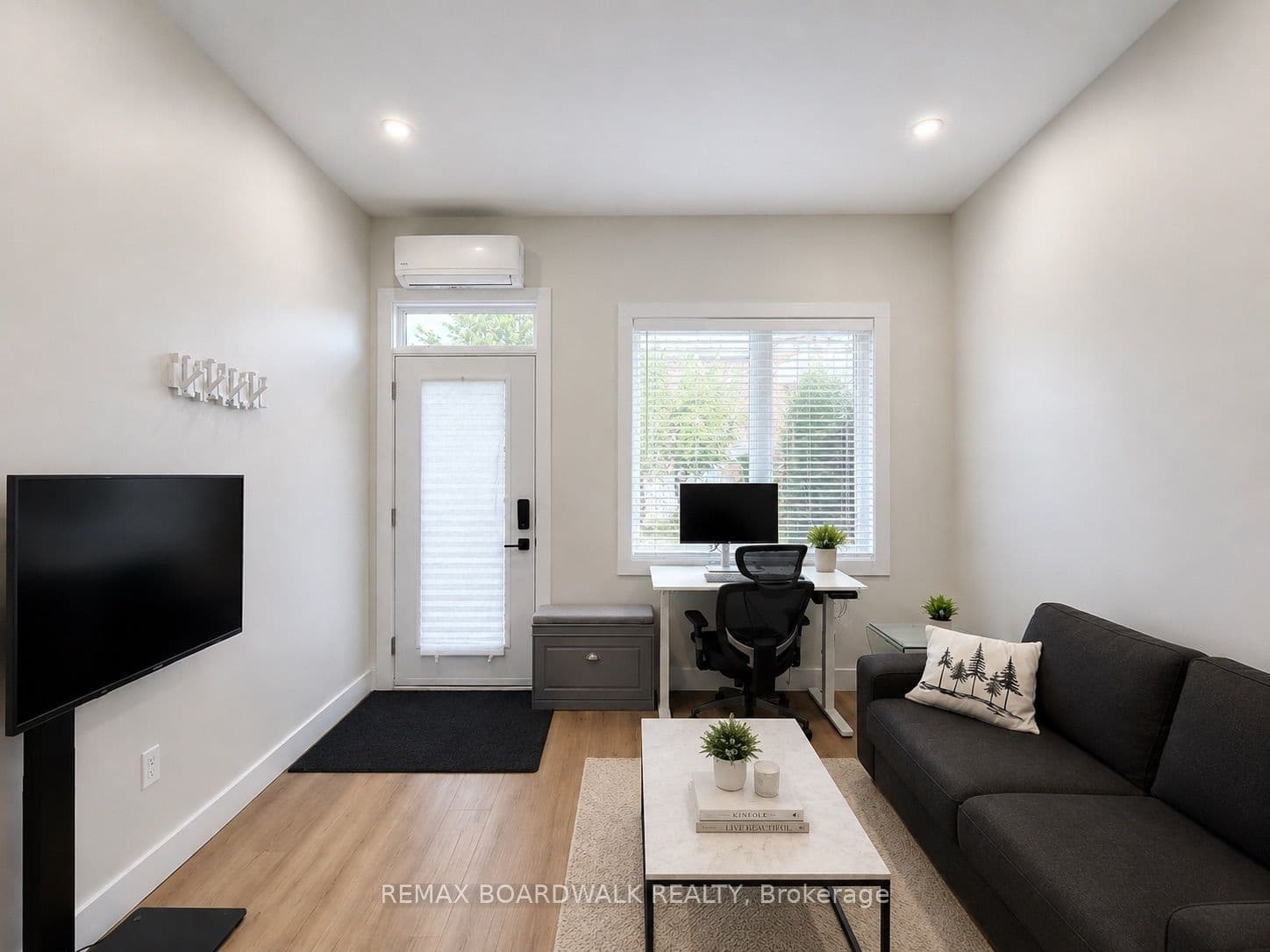 191 Hinchey Avenue 2B, West Centre Town, ON K1Y 1L6