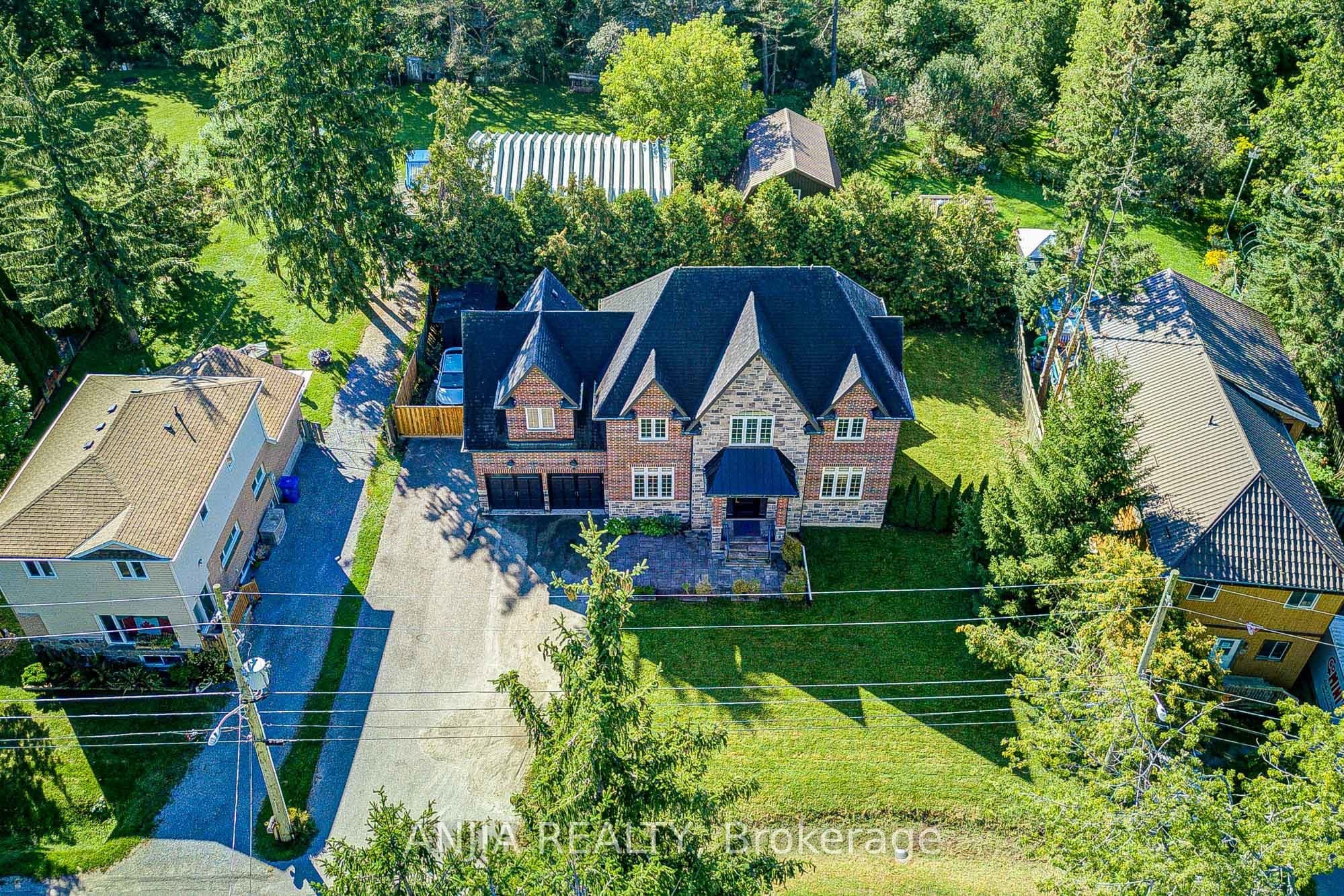 41 Valley Road, Whitchurch-Stouffville, ON L4A 2X7