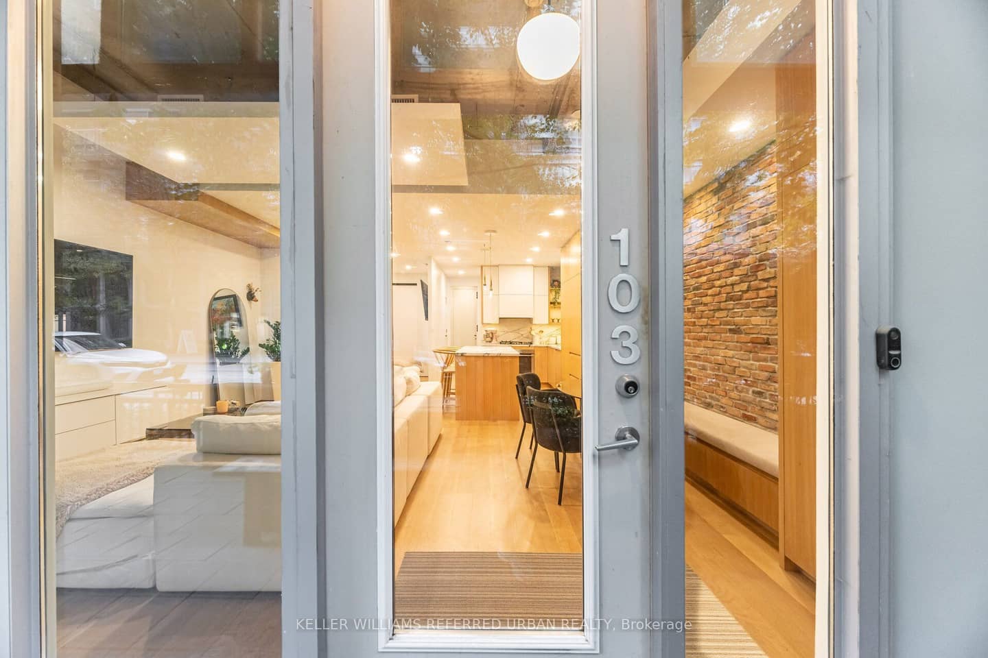 20 Stewart Street 103, Toronto, ON M5V 1H6