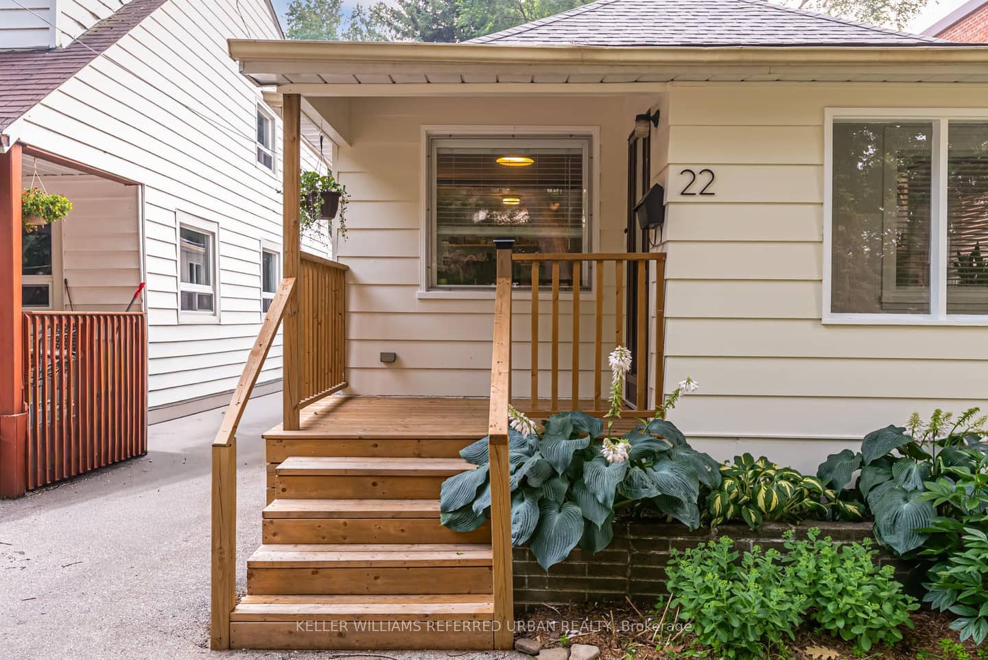 22 Long Branch Avenue, Toronto, ON M8W 3H6