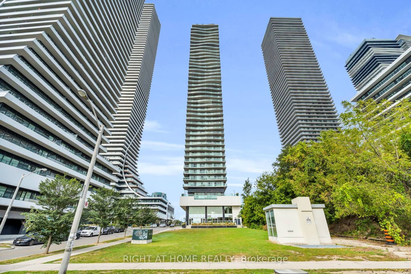 33 Shore Breeze Drive 2304, Toronto, ON M8V 0G1