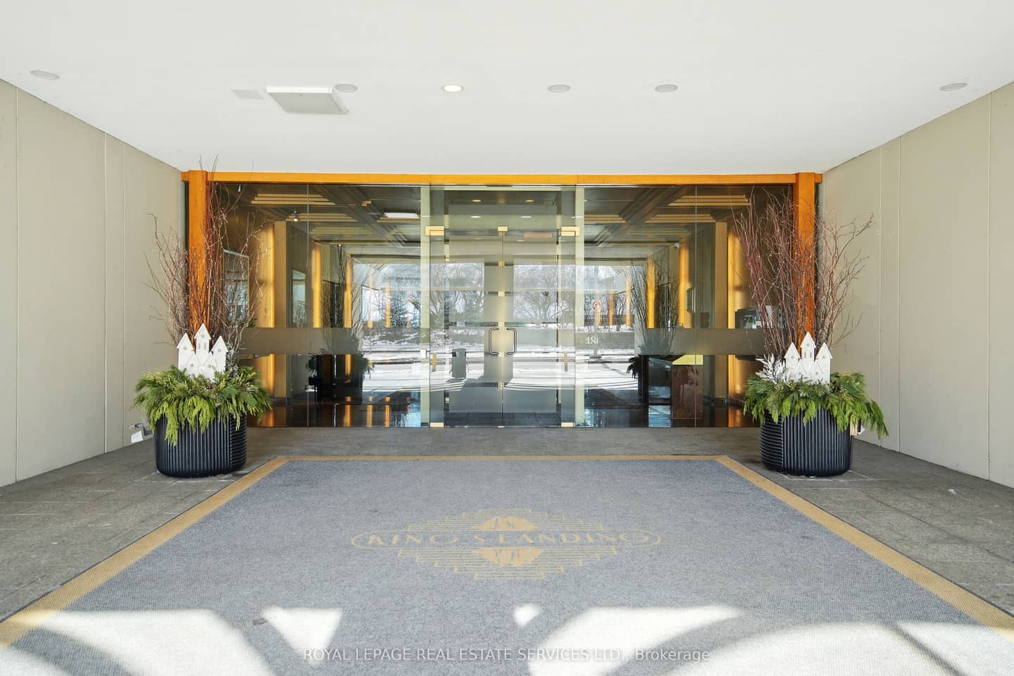 480 Queens Quay W 601, Toronto, ON M5V 2Y5