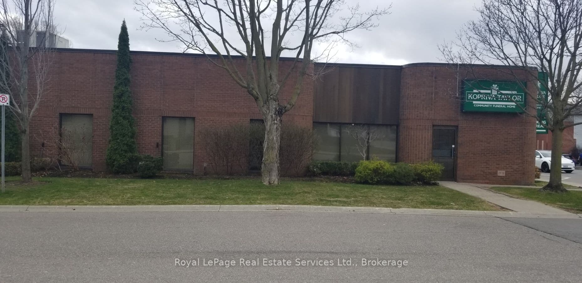 60 Lakeshore Road W 1, Oakville, ON L6K 1E1