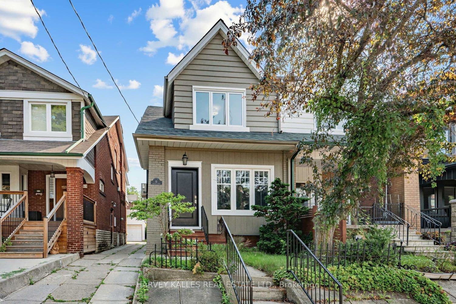 61 Appleton Avenue, Toronto, ON M6E 3A4