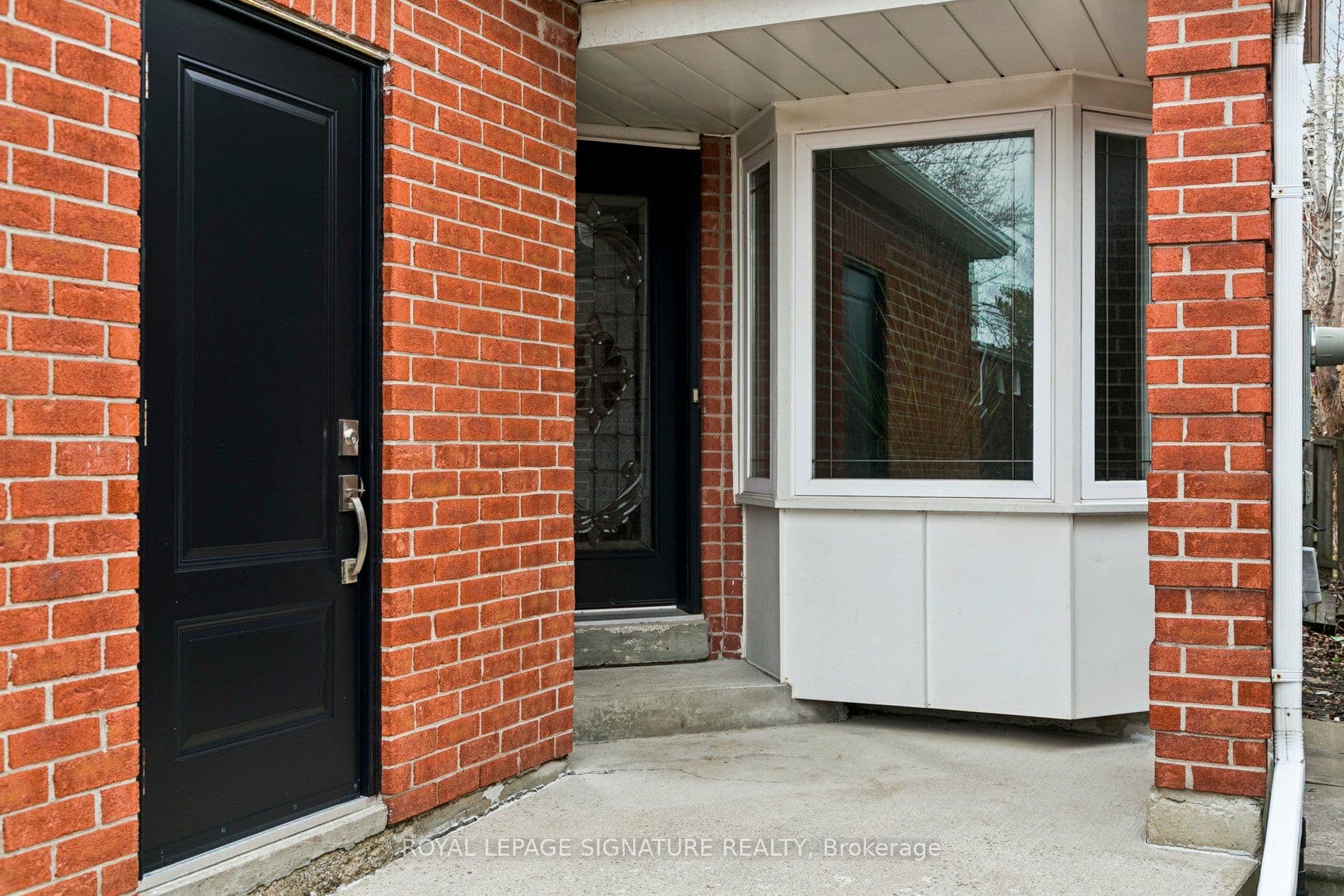 156 Macedonia Crescent, Mississauga, ON L5B 3J5