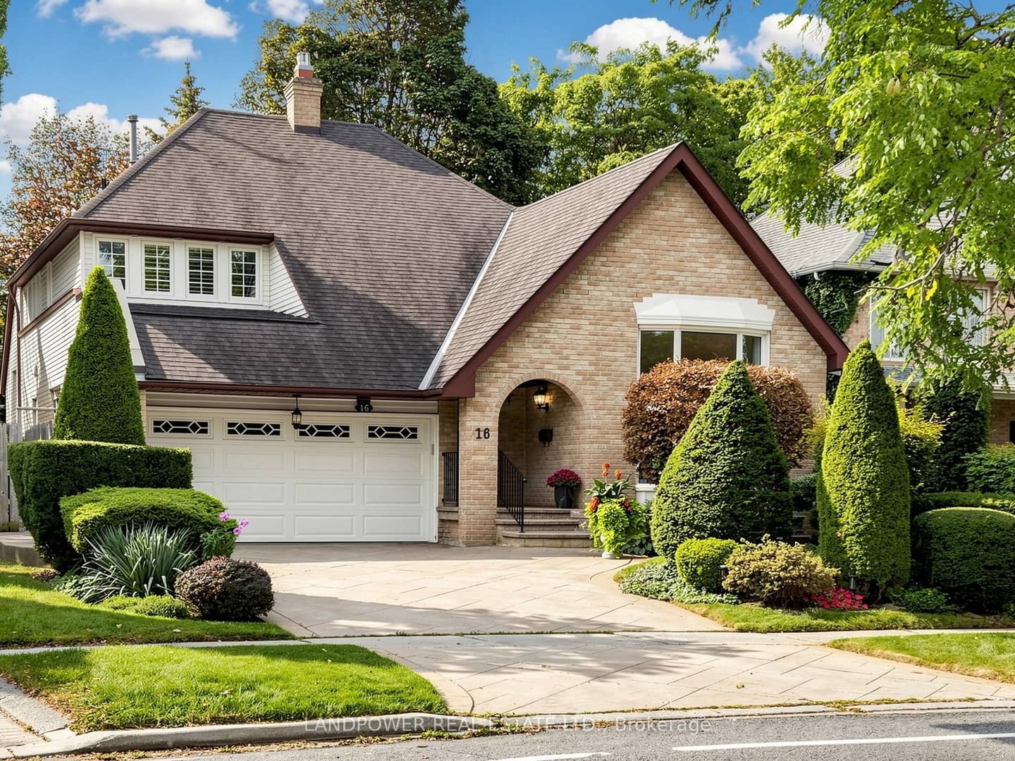 16 Longwater Chase, Markham, ON L3R 4A5