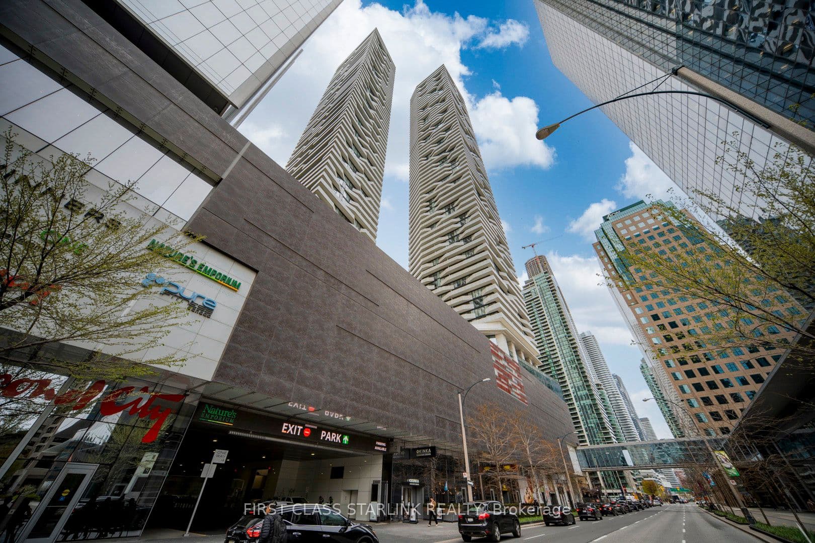100 Harbour Street 2801, Toronto, ON M5J 0B5