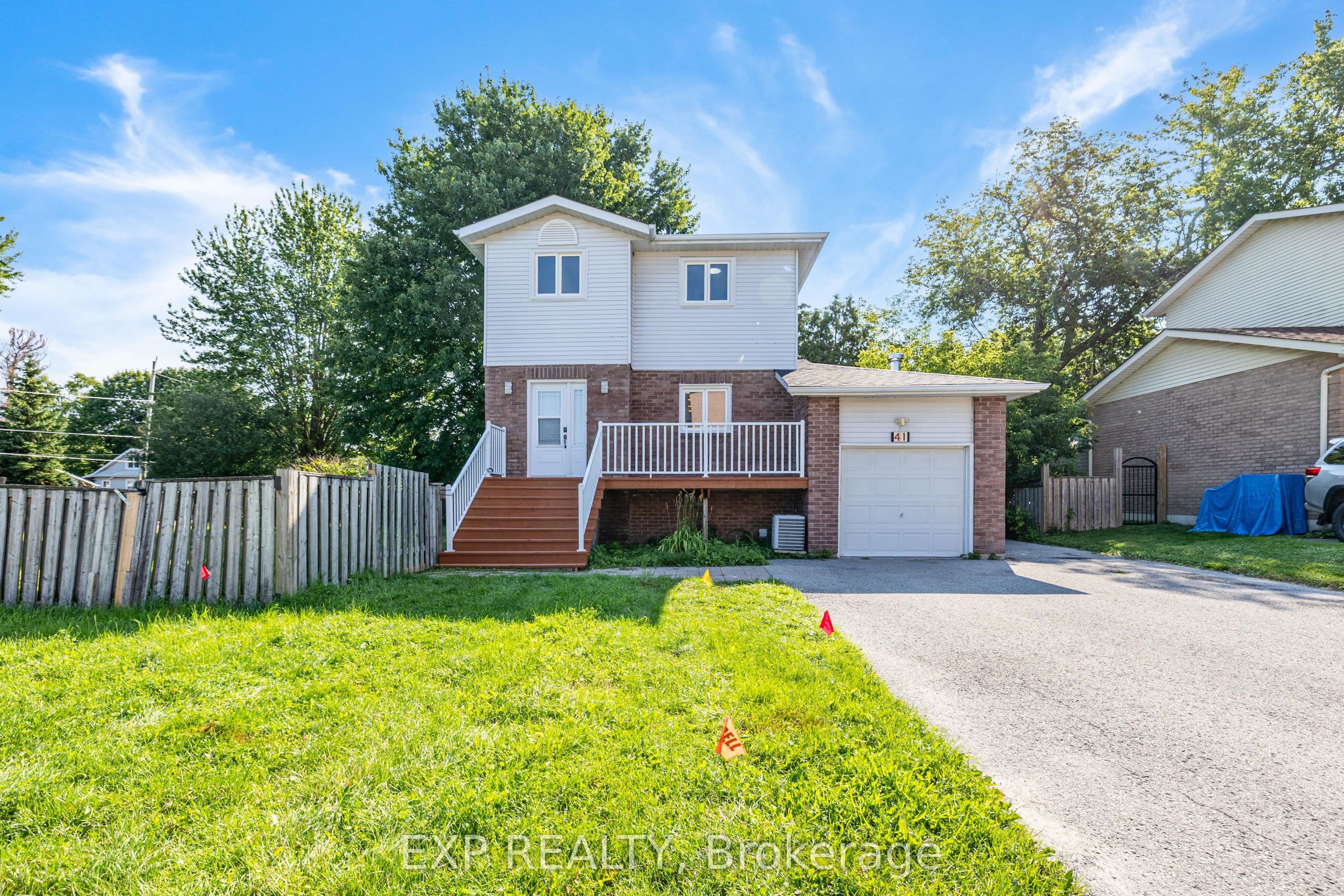 41 Hodgins Avenue, Georgina, ON L4P 3N1