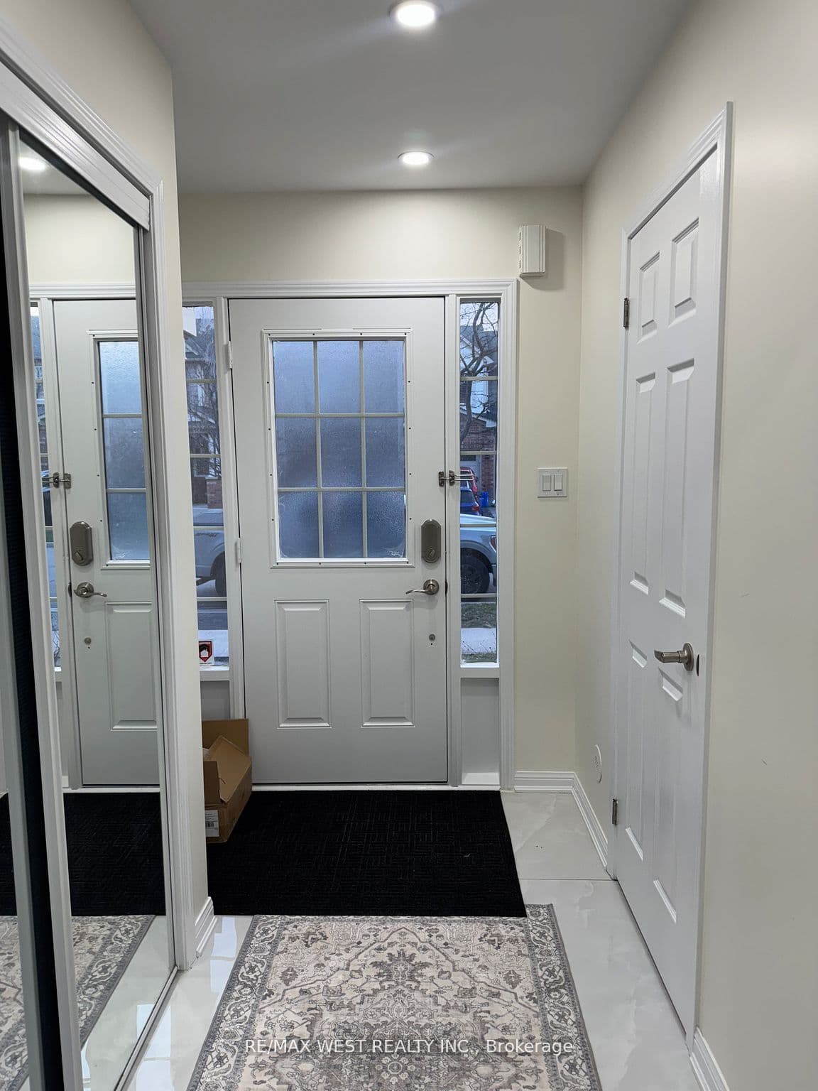 925 Burrows Gate, Milton, ON L9Y 0K7