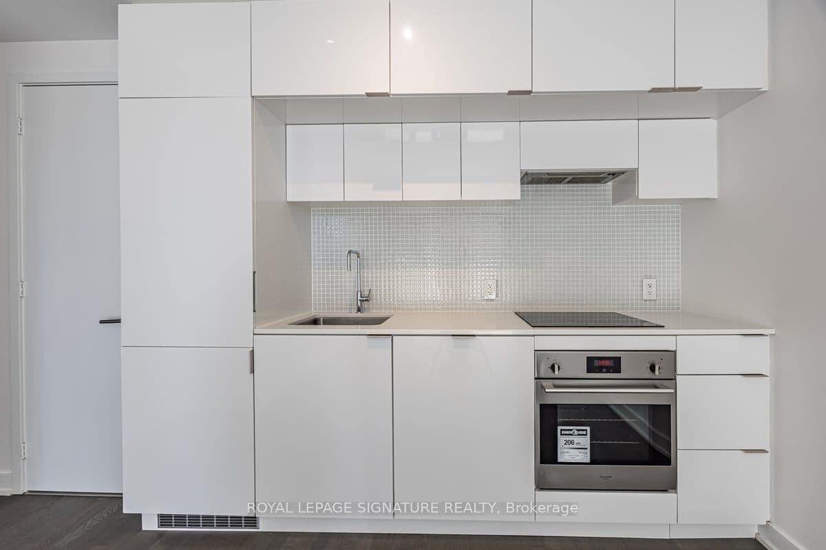 185 Roehampton Avenue 615, Toronto, ON M4P 0C6