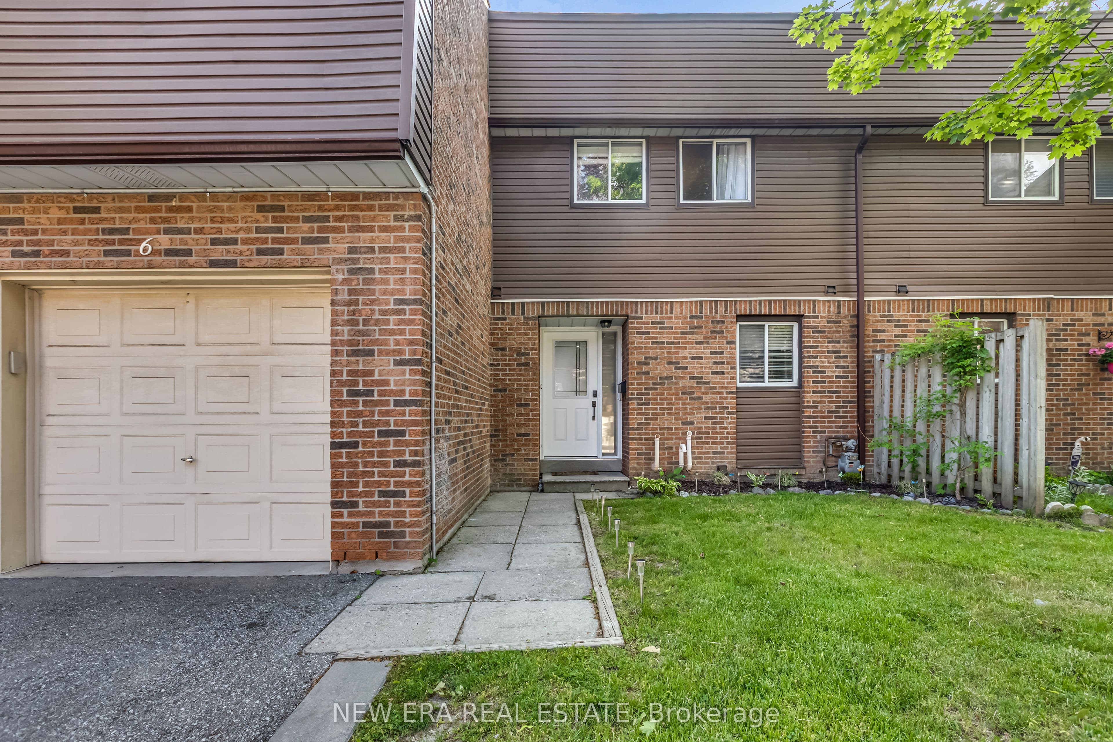 1415 Fieldlight Boulevard 6, Pickering, ON L1V 2S3
