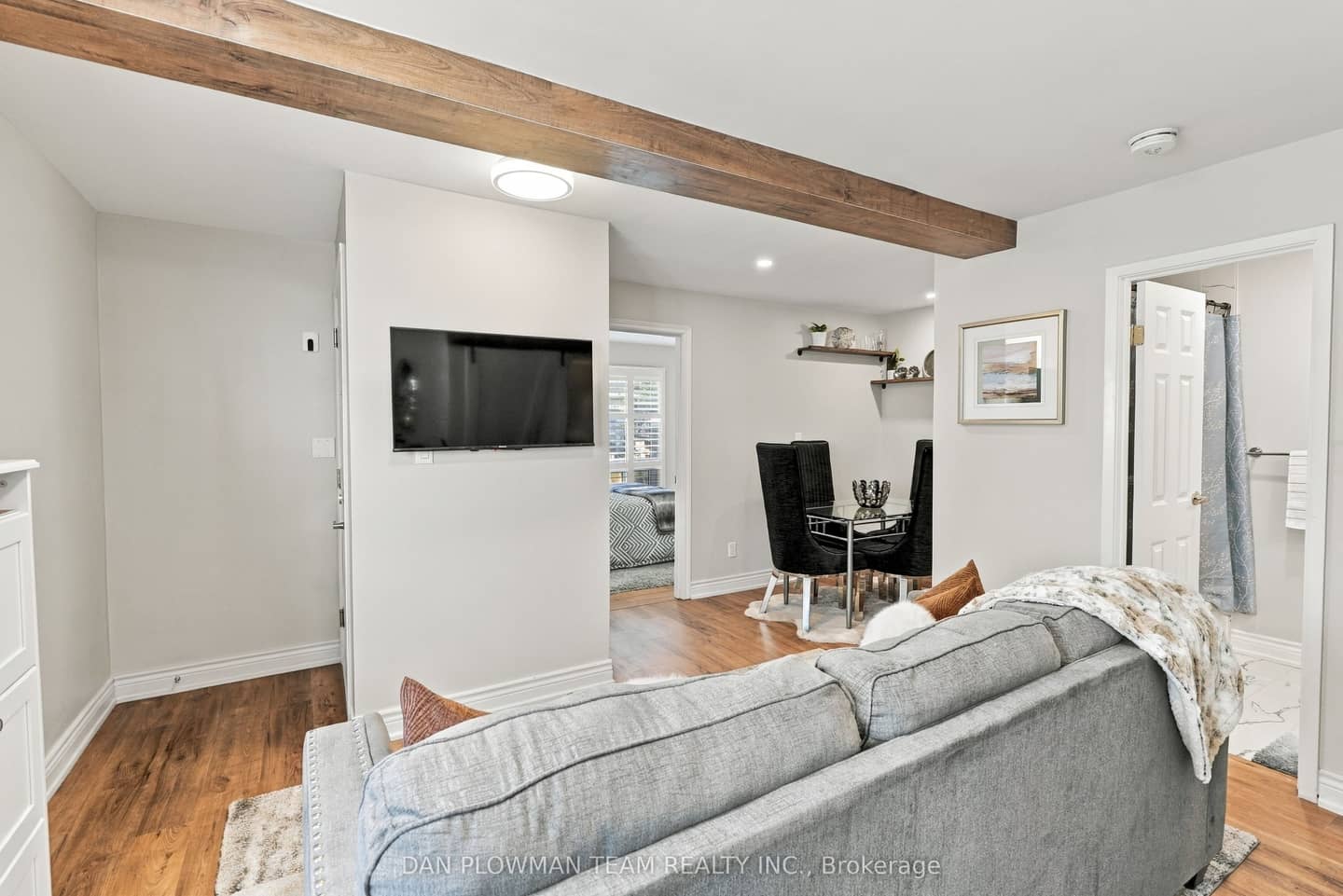 228 Medina Court, Oshawa, ON L1J 7E1