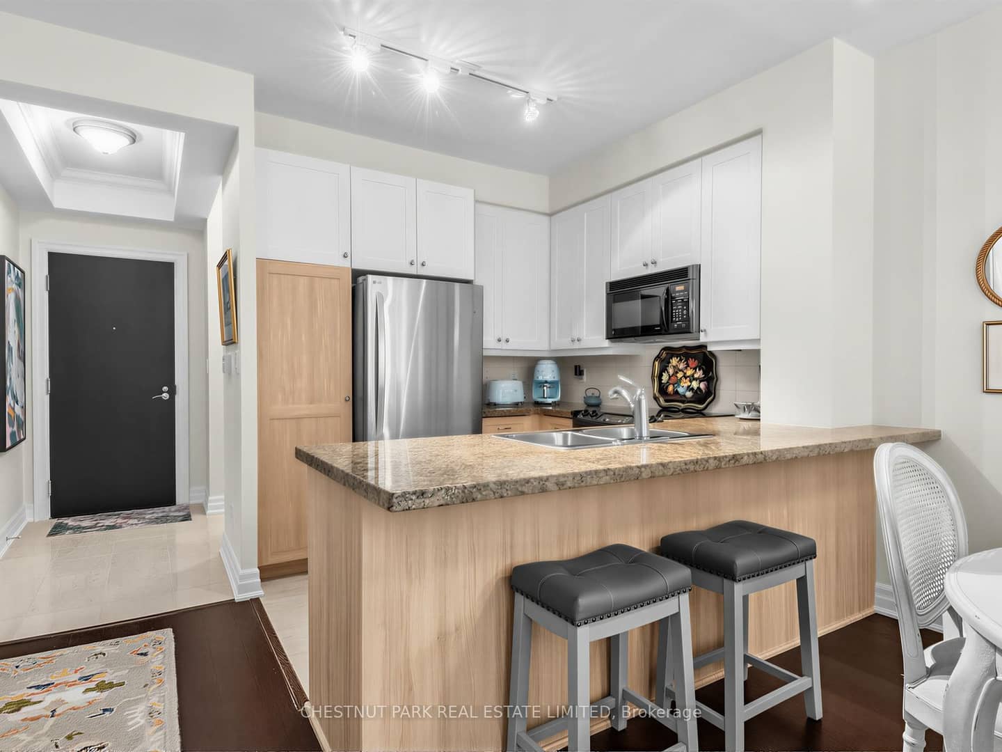 2855 Bloor Street W 311, Toronto, ON M8X 3A1
