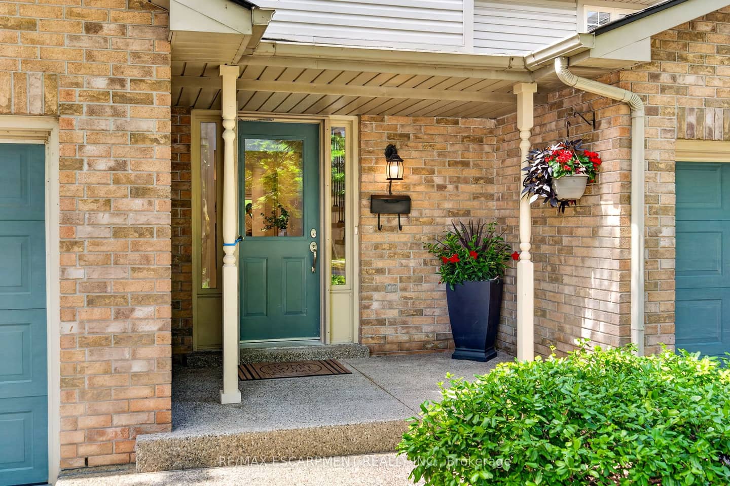 3333 New Street 1, Burlington, ON L7N 1N1