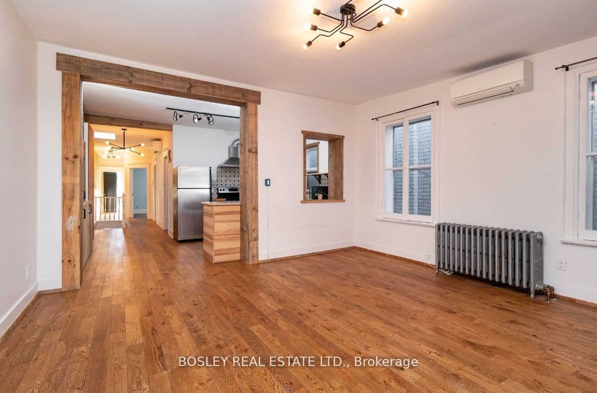 2994 Dundas Street W Upper, Toronto, ON M6P 1Z3