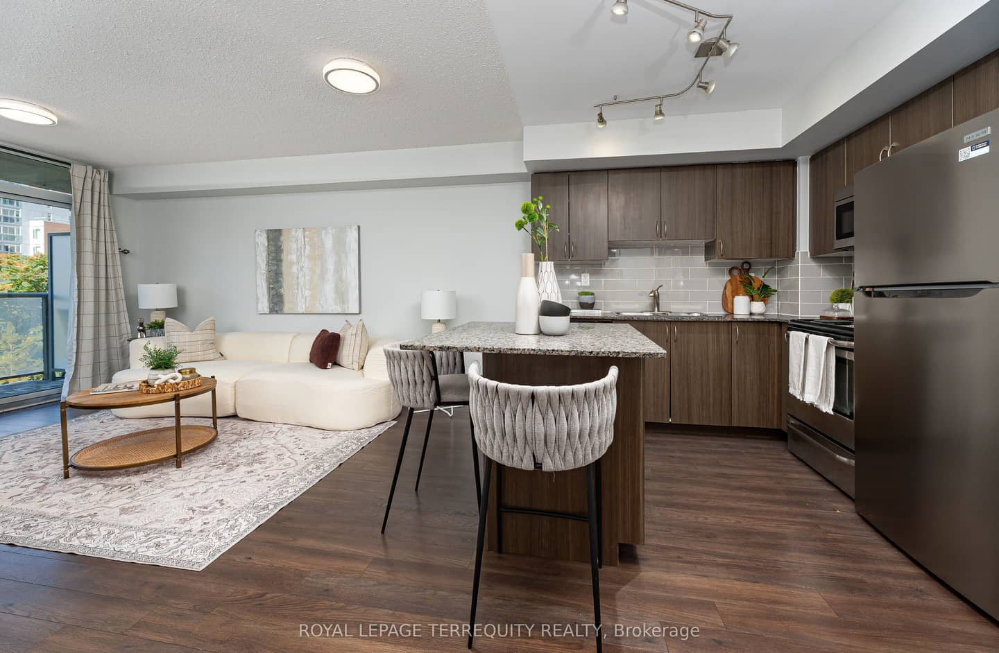 816 Lansdowne Avenue 320, Toronto, ON M6H 4K6