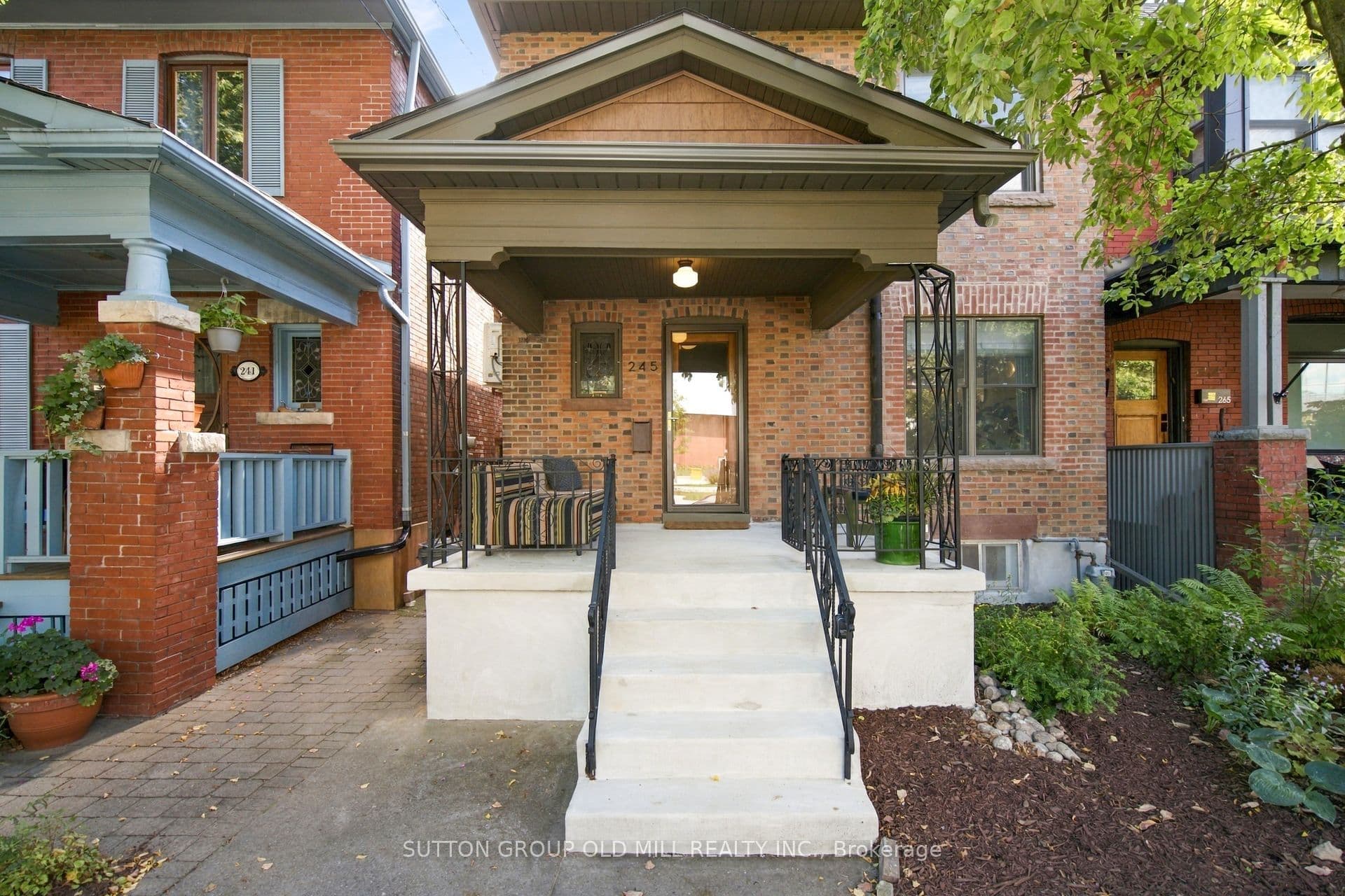 245 St Johns Road, Toronto, ON M6P 1V3