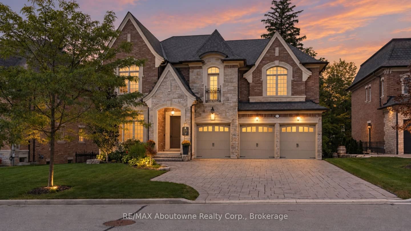 136 Annsleywood Court, Vaughan, ON L4H 4G6