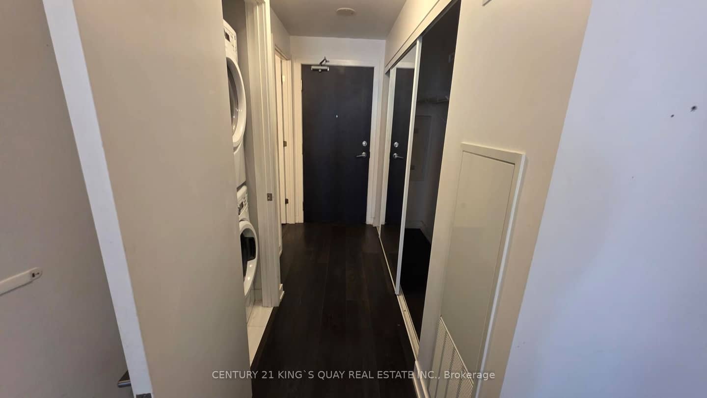 50 Bruyeres Mews 310, Toronto, ON M5V 0H8