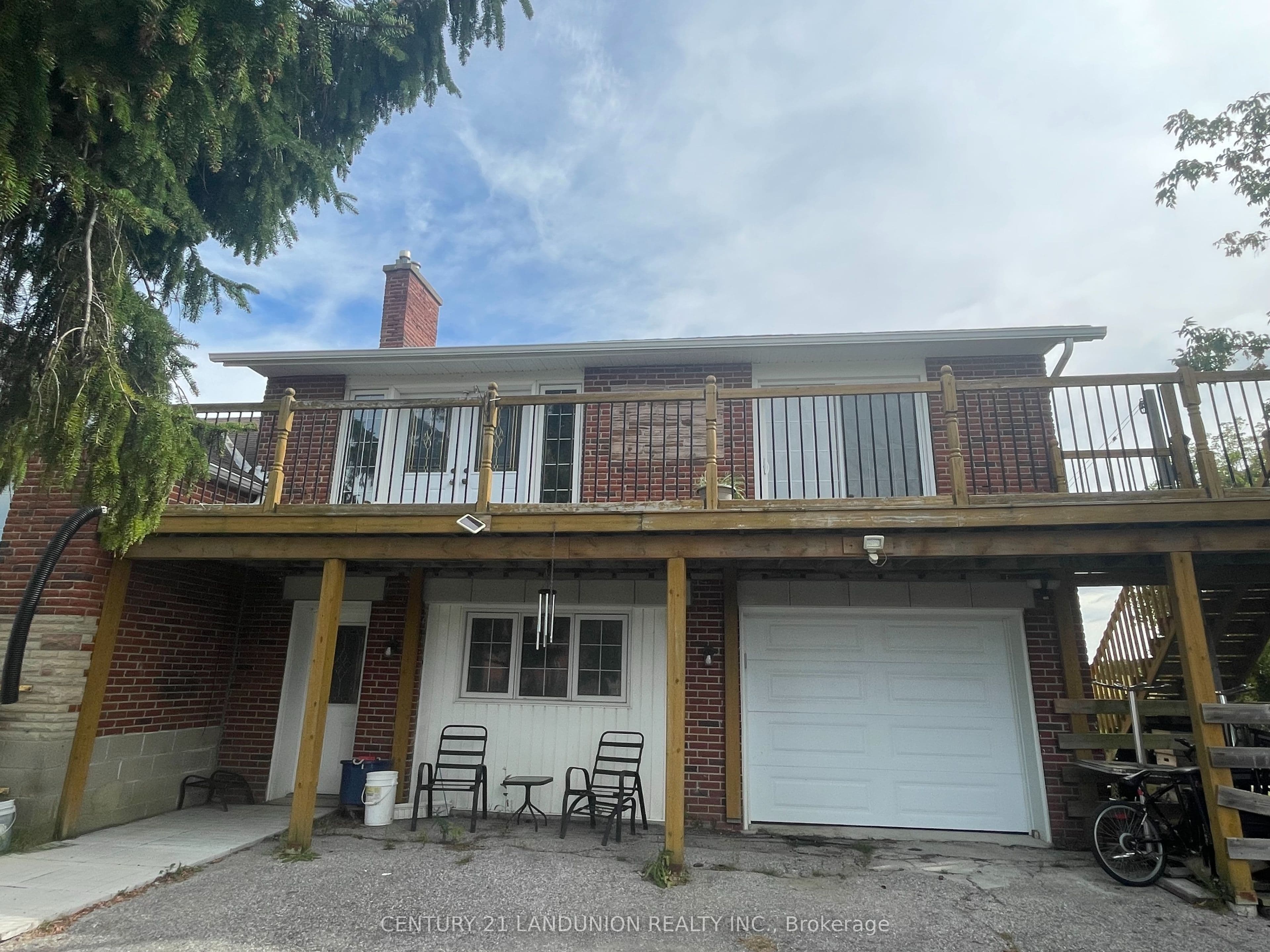 20215 Woodbine Avenue Residence Primary Unit/B, East Gwillimbury, ON L0G 1R0
